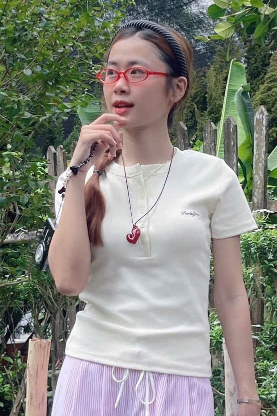 A27834 - A thun cổ tròn 5 nút 2803 thêu Da