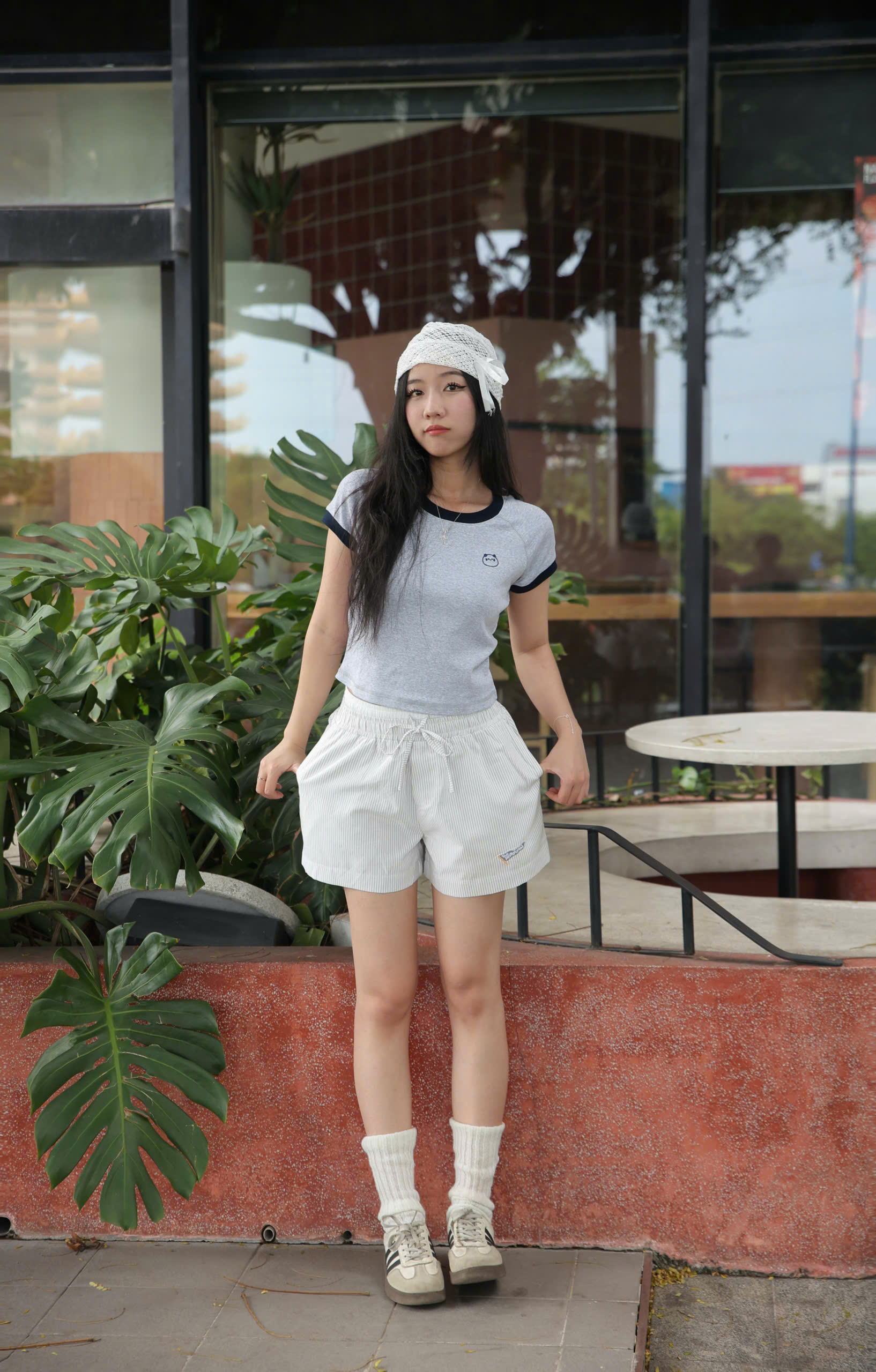 A27954 - A thun phối thêu Love