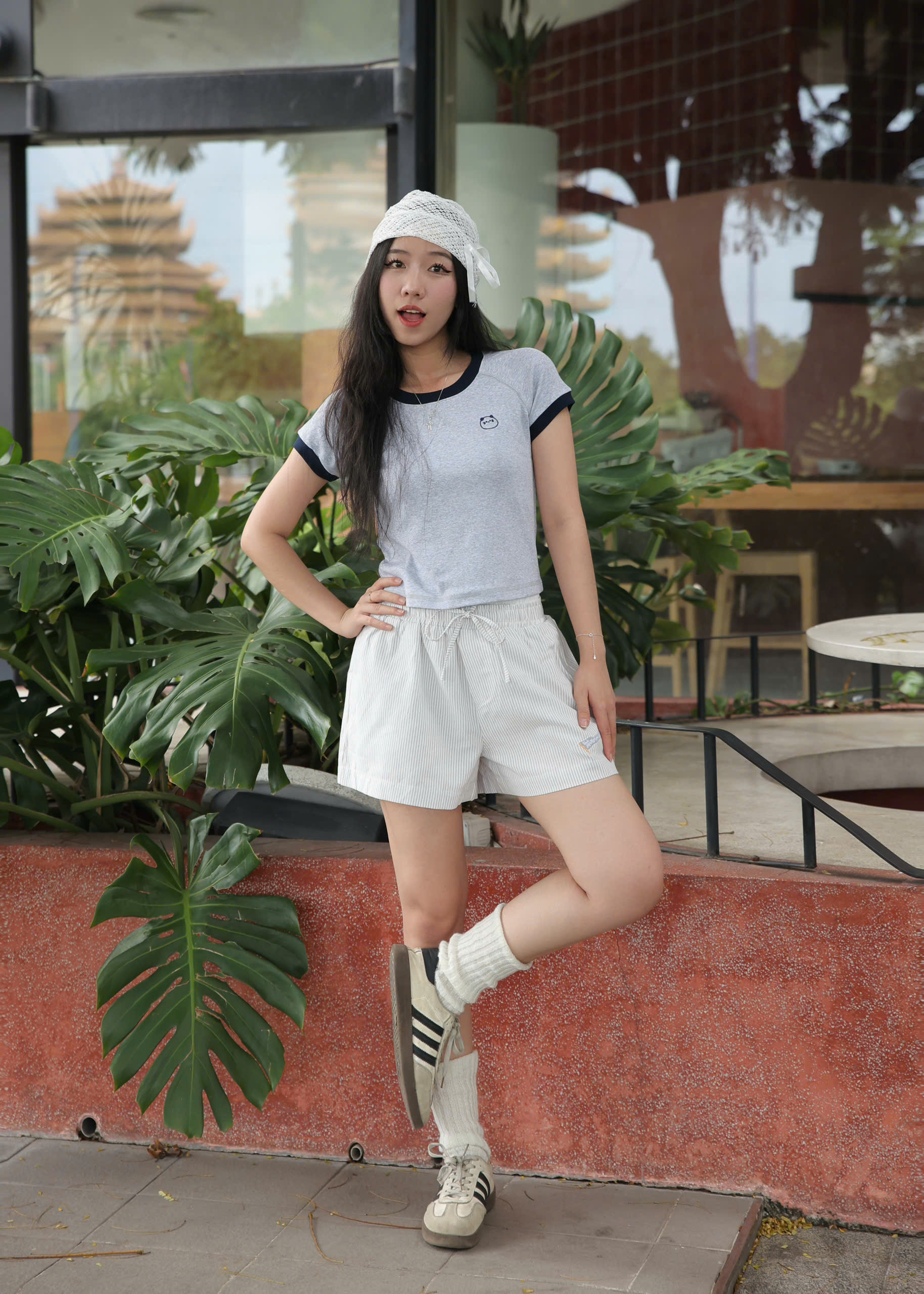 A27954 - A thun phối thêu Love