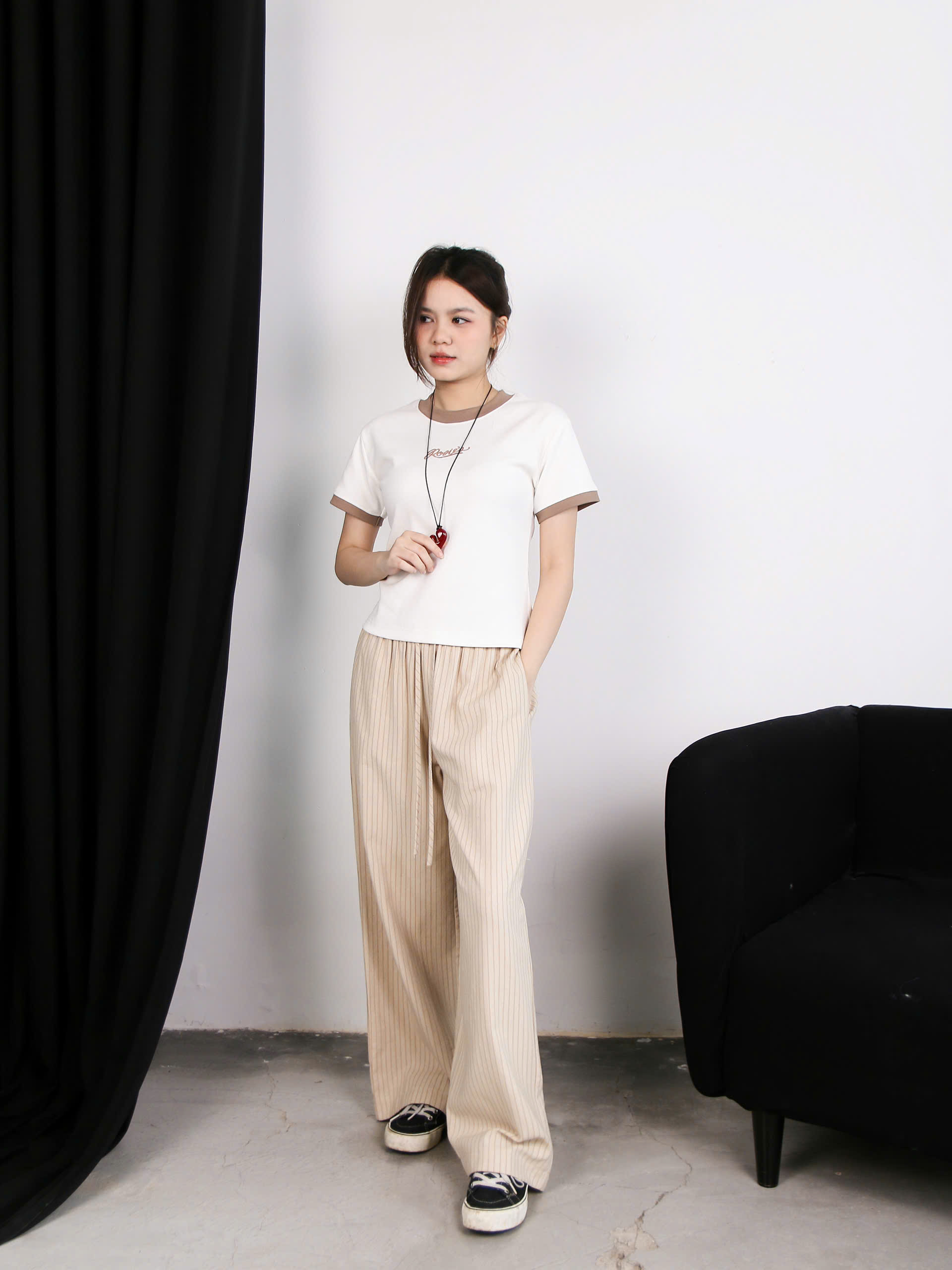 A28095 - A babytee ôm thêu Ros