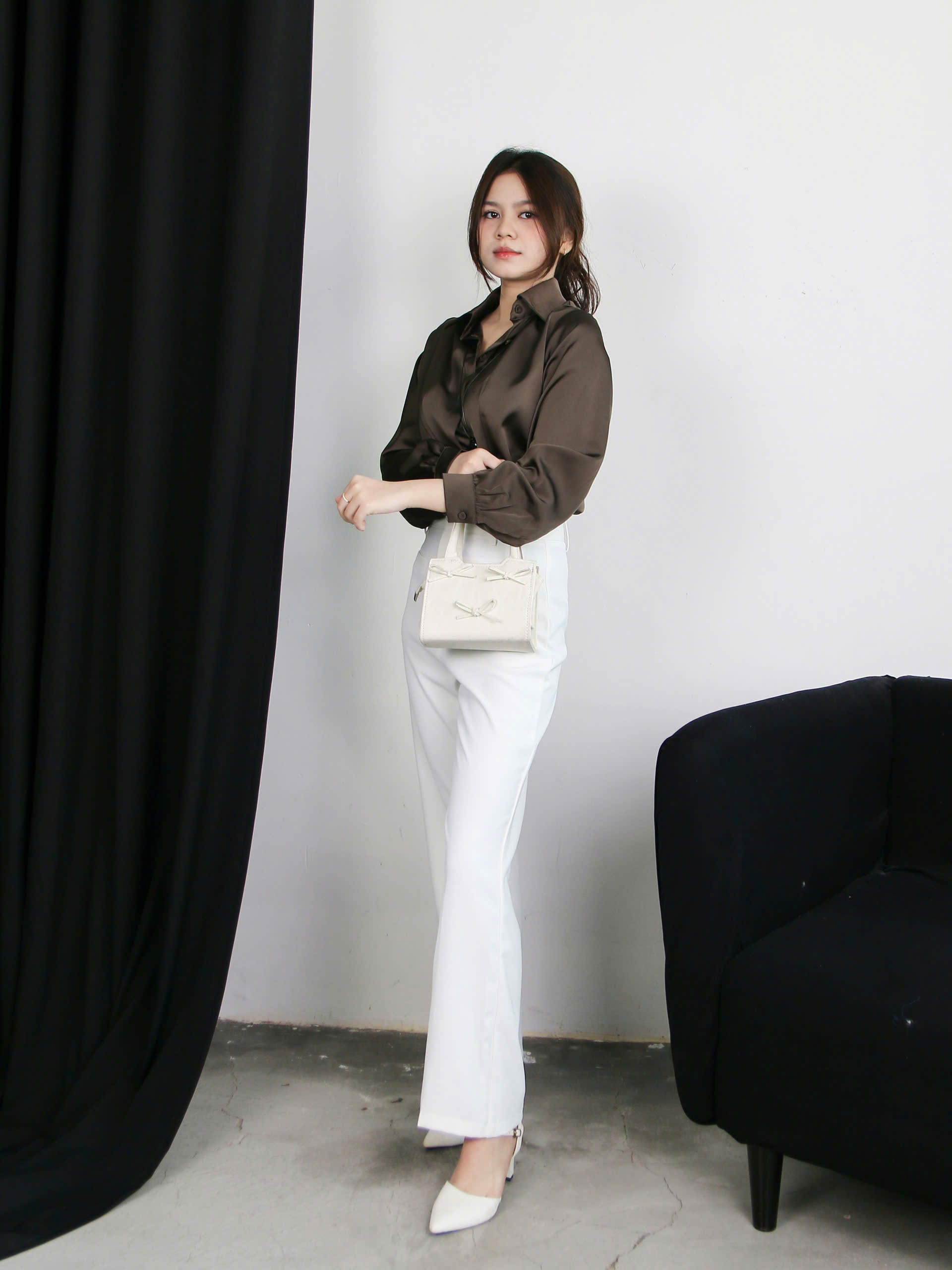 A27809 - A Smi lụa xếp li vai