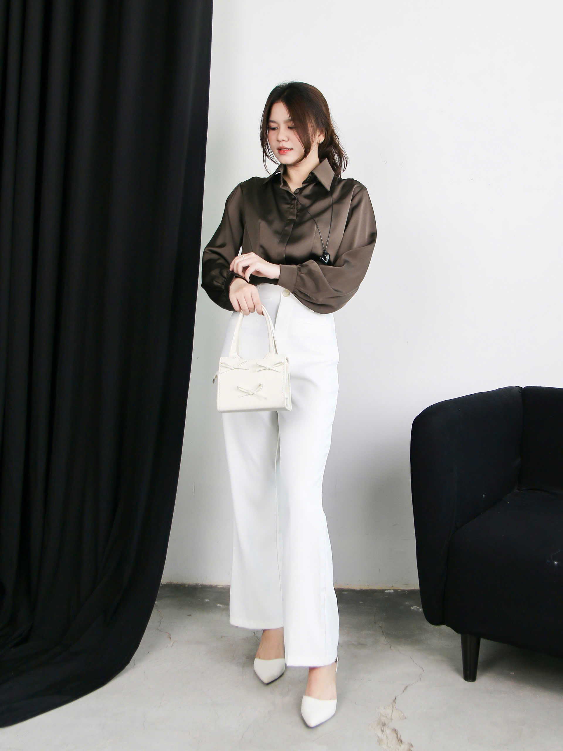 A27809 - A Smi lụa xếp li vai