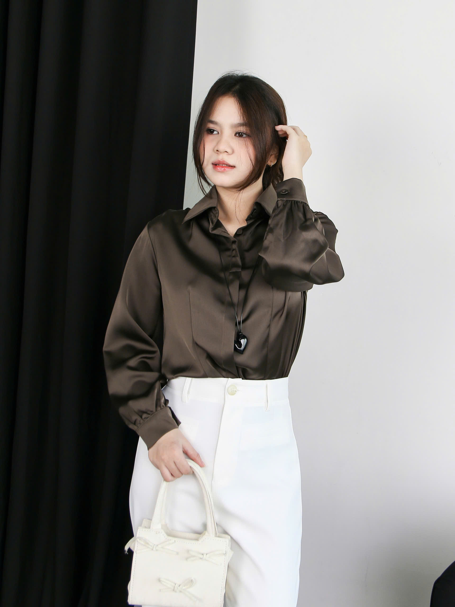 A27809 - A Smi lụa xếp li vai