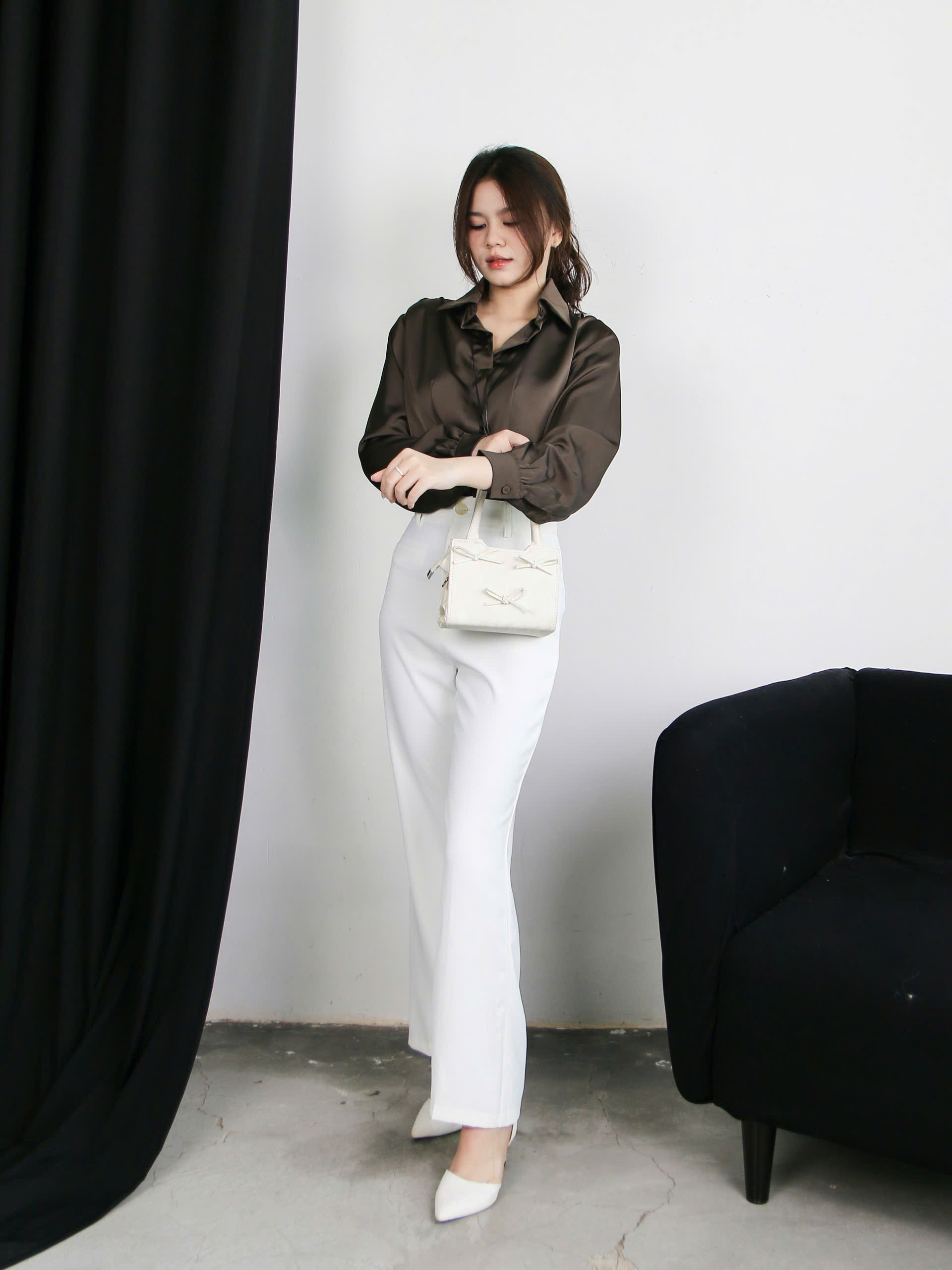 A27809 - A Smi lụa xếp li vai
