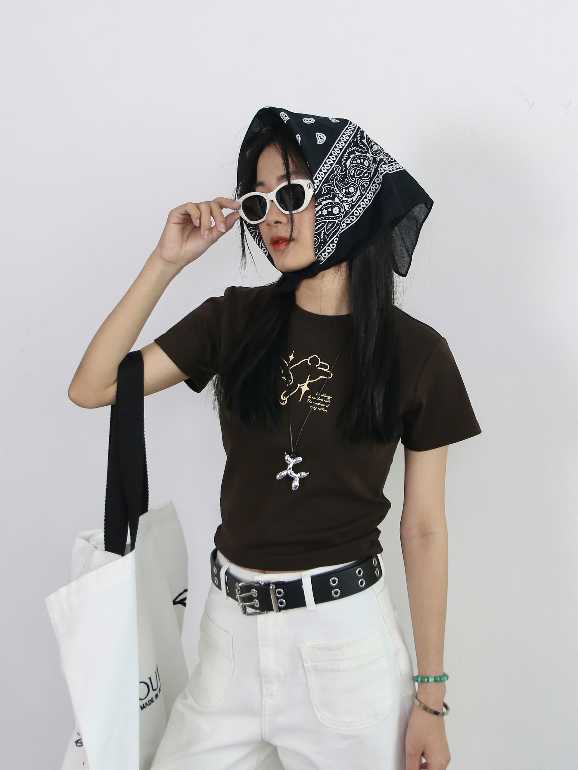 A28115 - A thun ôm TN cổ tròn in thỏ La do