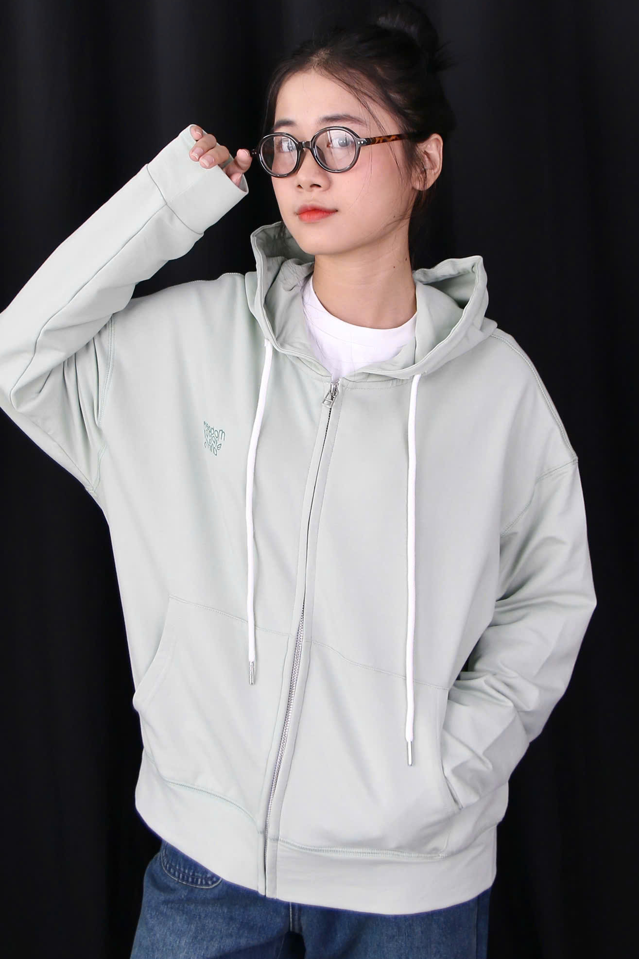 K3082 - 	K thun in Free