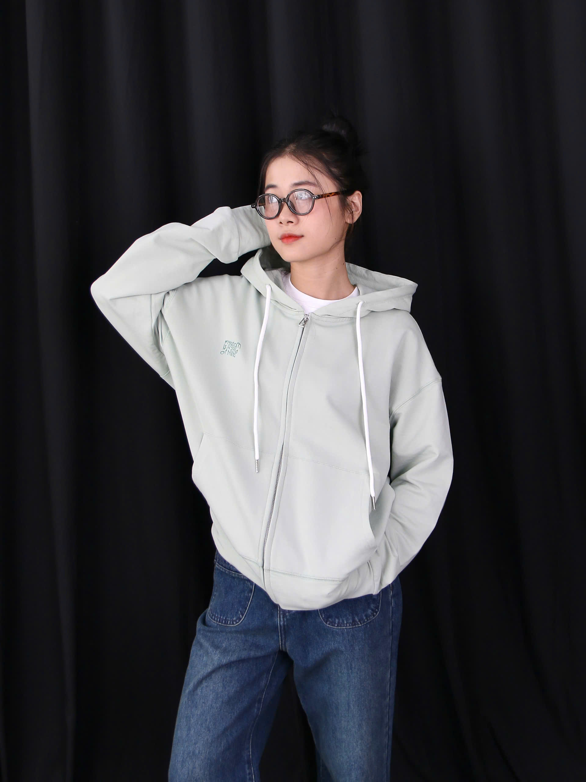 K3082 - 	K thun in Free