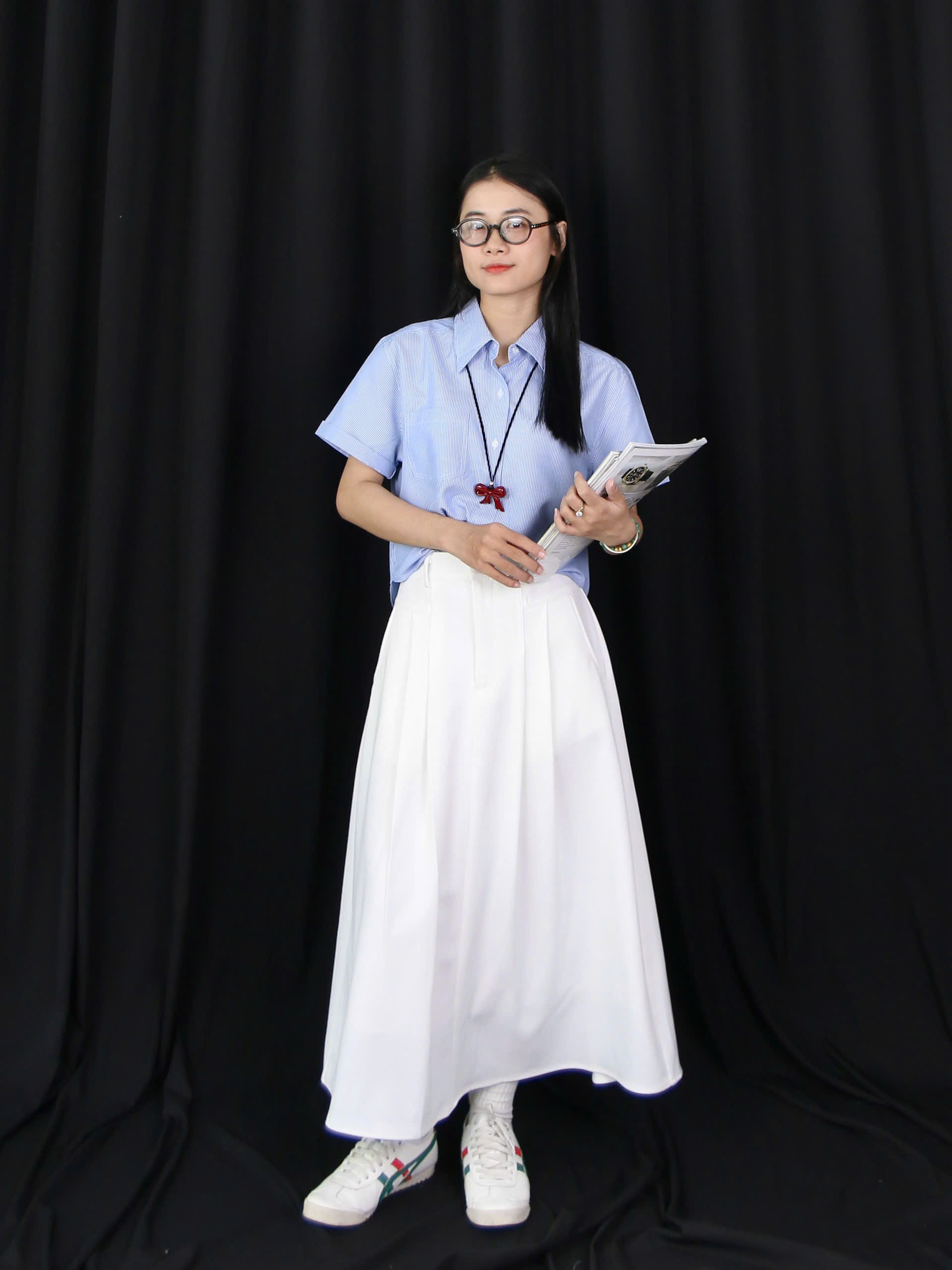 V3885 - 	V dài xếp li