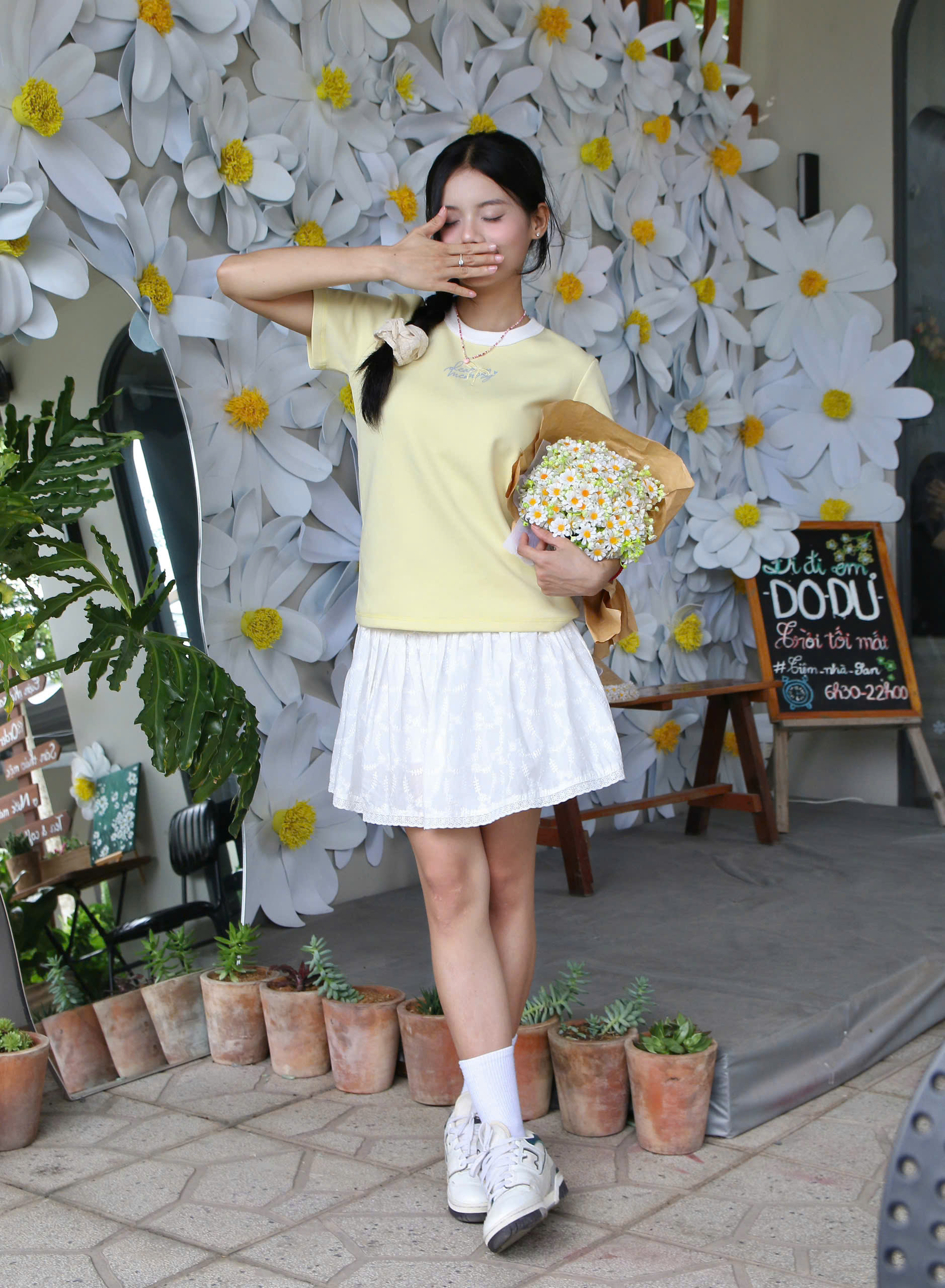 A28181 - A thun babytee in thêu Dear