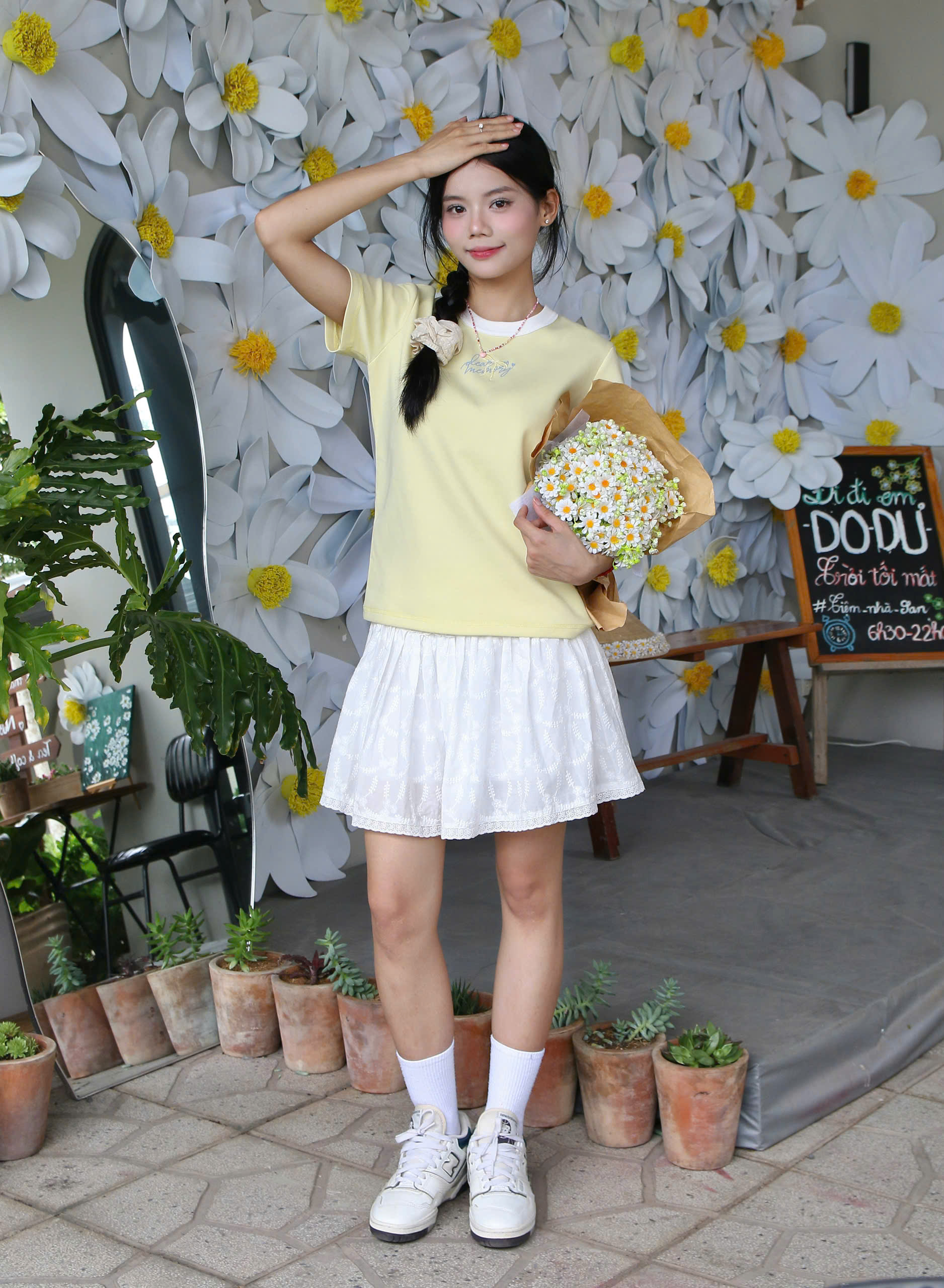 A28181 - A thun babytee in thêu Dear