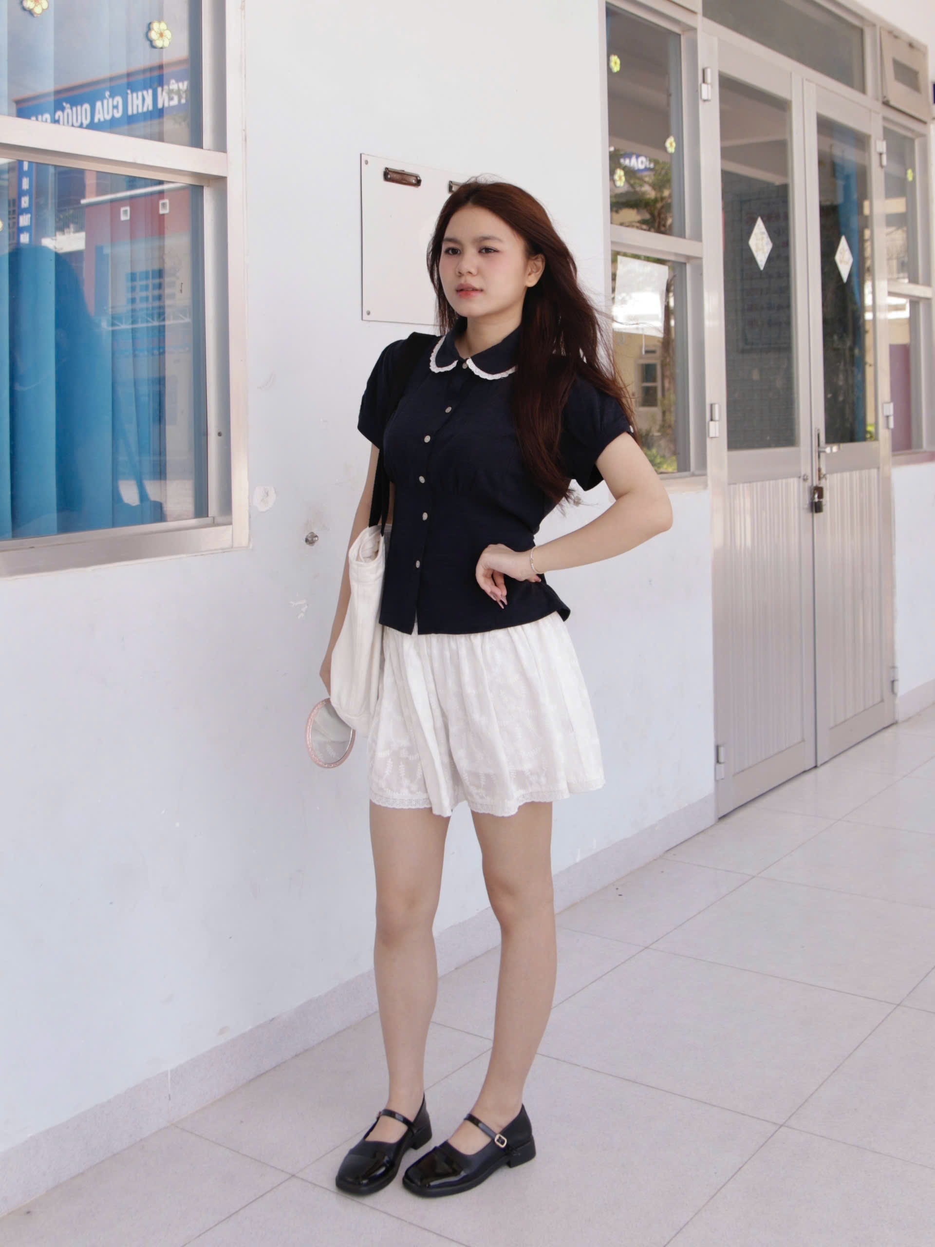 A27856 - A kiểu TN dún ngực rã dọc