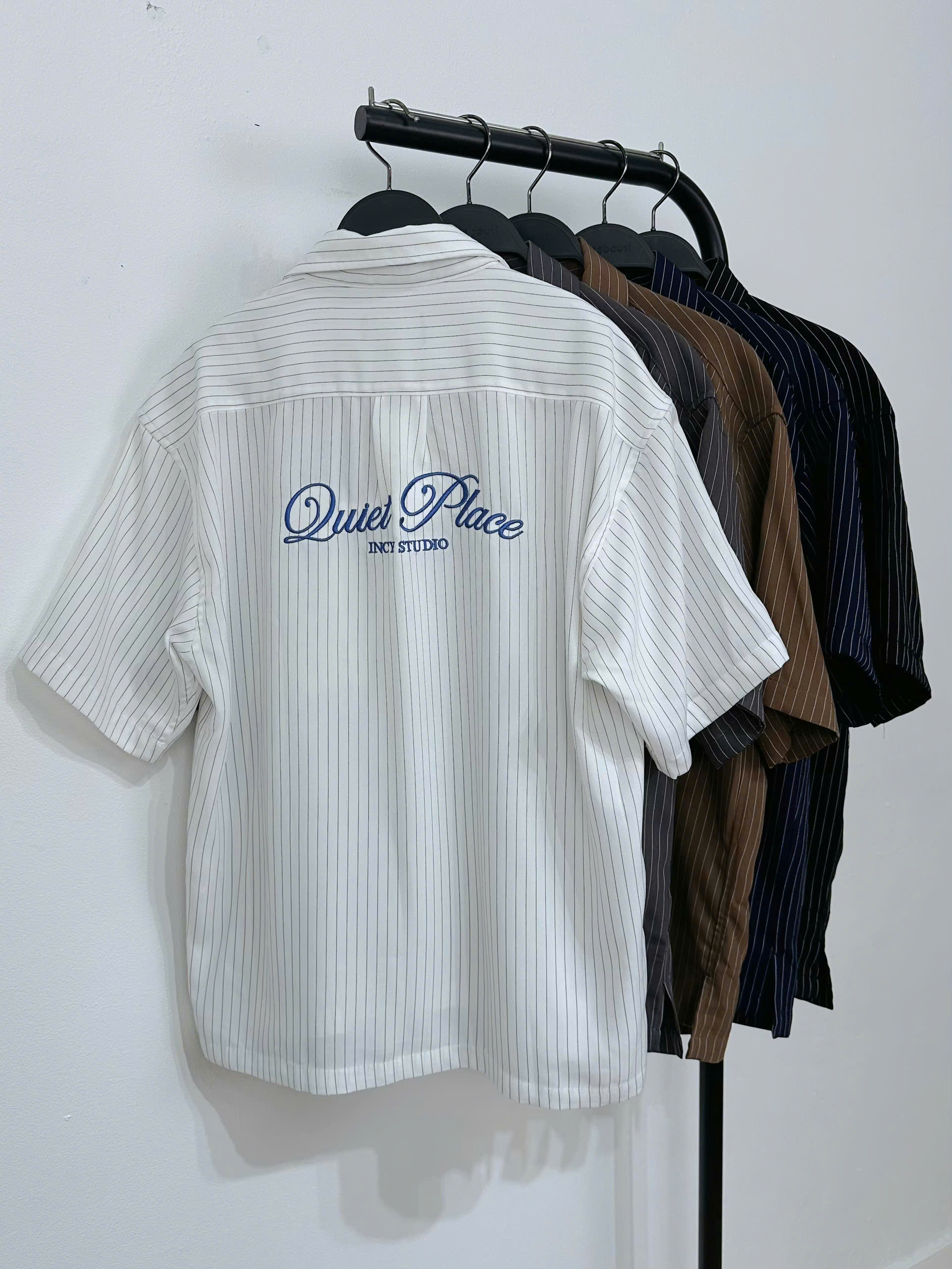 A28896 - A smi sọc nam TN lệch tà 1 túi thêu Quiet