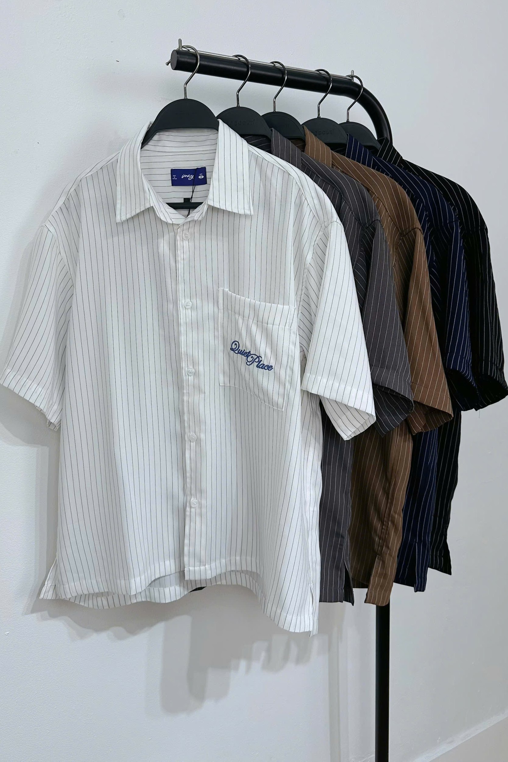 A28896 - A smi sọc nam TN lệch tà 1 túi thêu Quiet