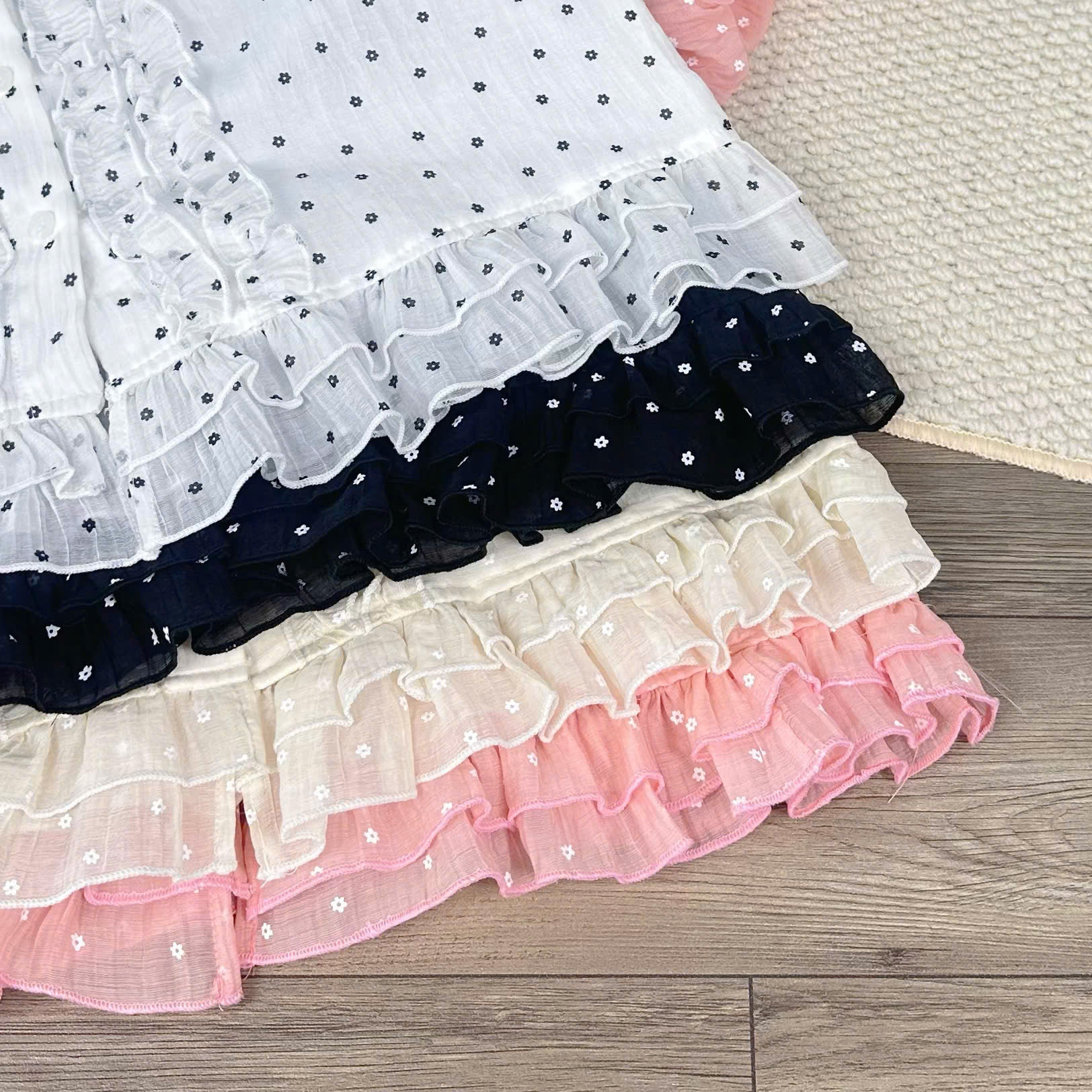 A29528 - A kiểu dún bèo thân trước tay búp