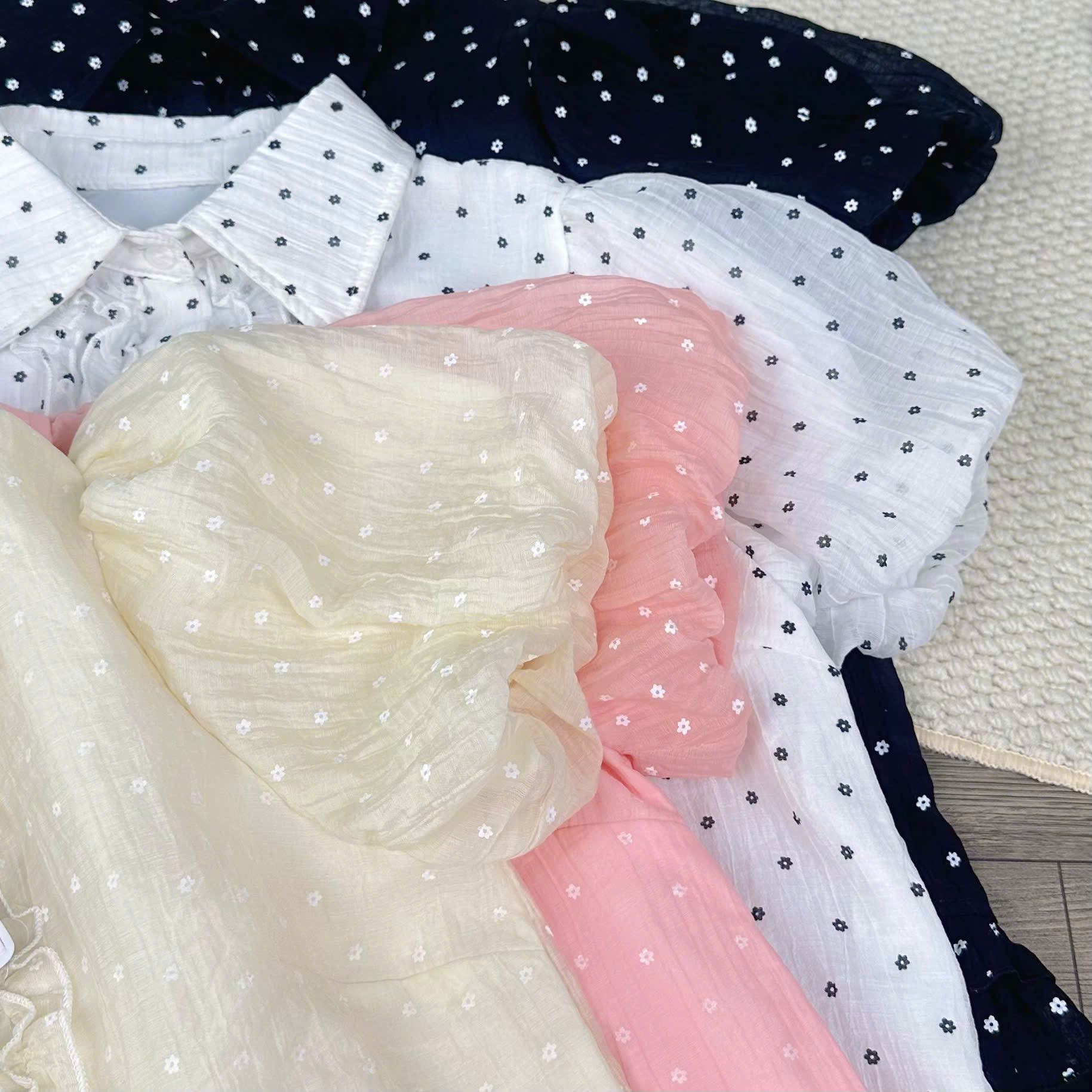 A29528 - A kiểu dún bèo thân trước tay búp