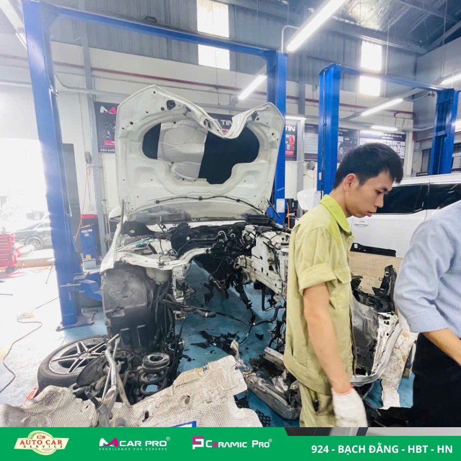 🚗 Hành Trình Tái Sinh Mercedes Sau Tai Nạn Nặng – LOD AUTO CAR