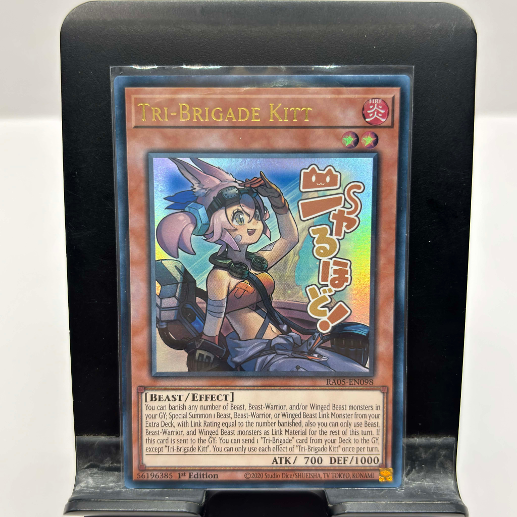 [ Bài Yugioh Chính Hãng ] Tri-Brigade Kitt (Stamp Edition) - RA05-EN098 - Ultra Rare