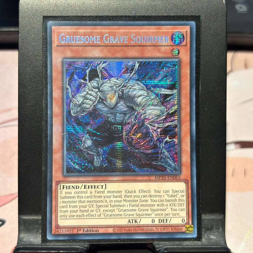 [ Bài Yugioh Chính Hãng ] Gruesome Grave Squirmer - MP25-EN065 - Prismatic Secret Rare 1st Edition