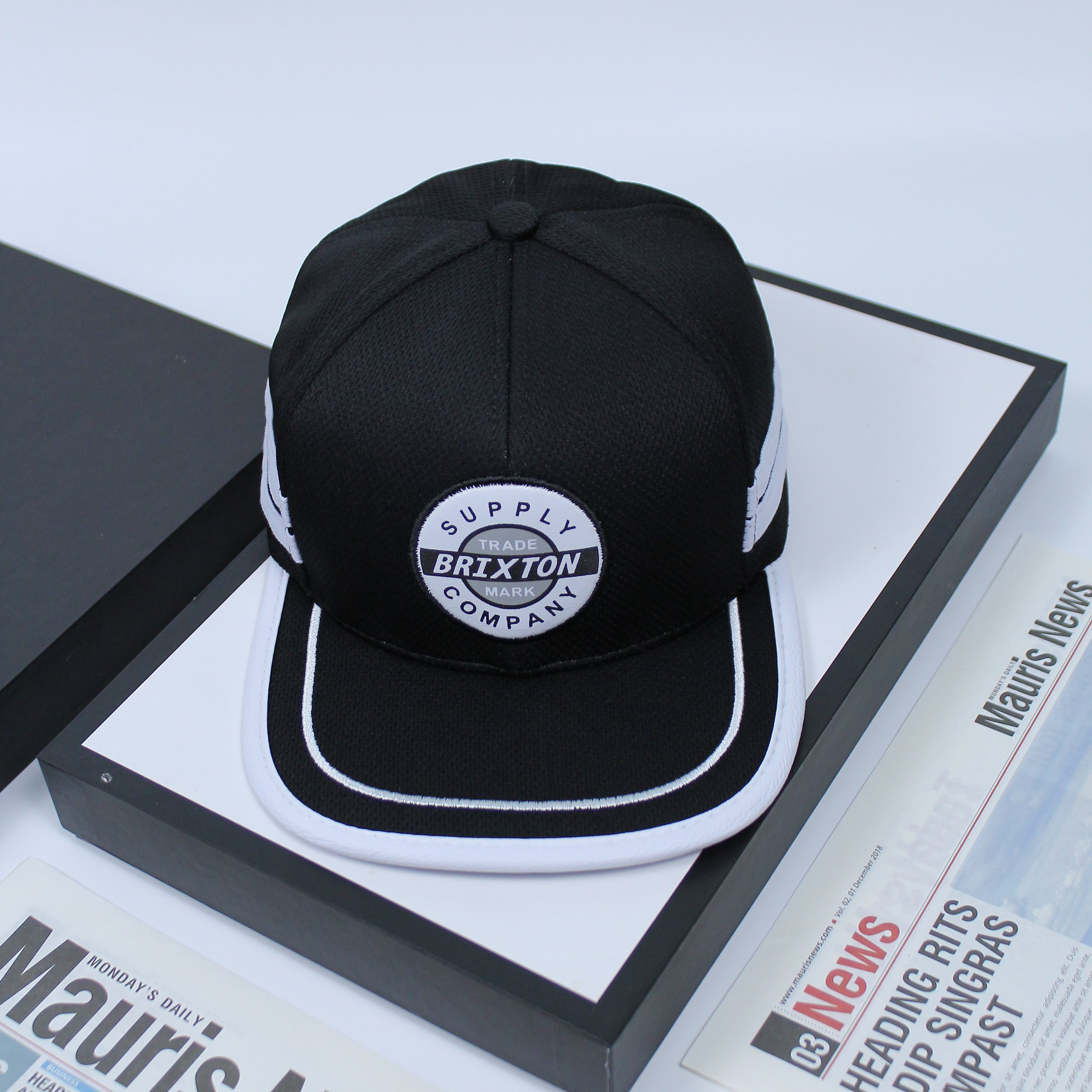 Nón Snapback Briton Đen - M59