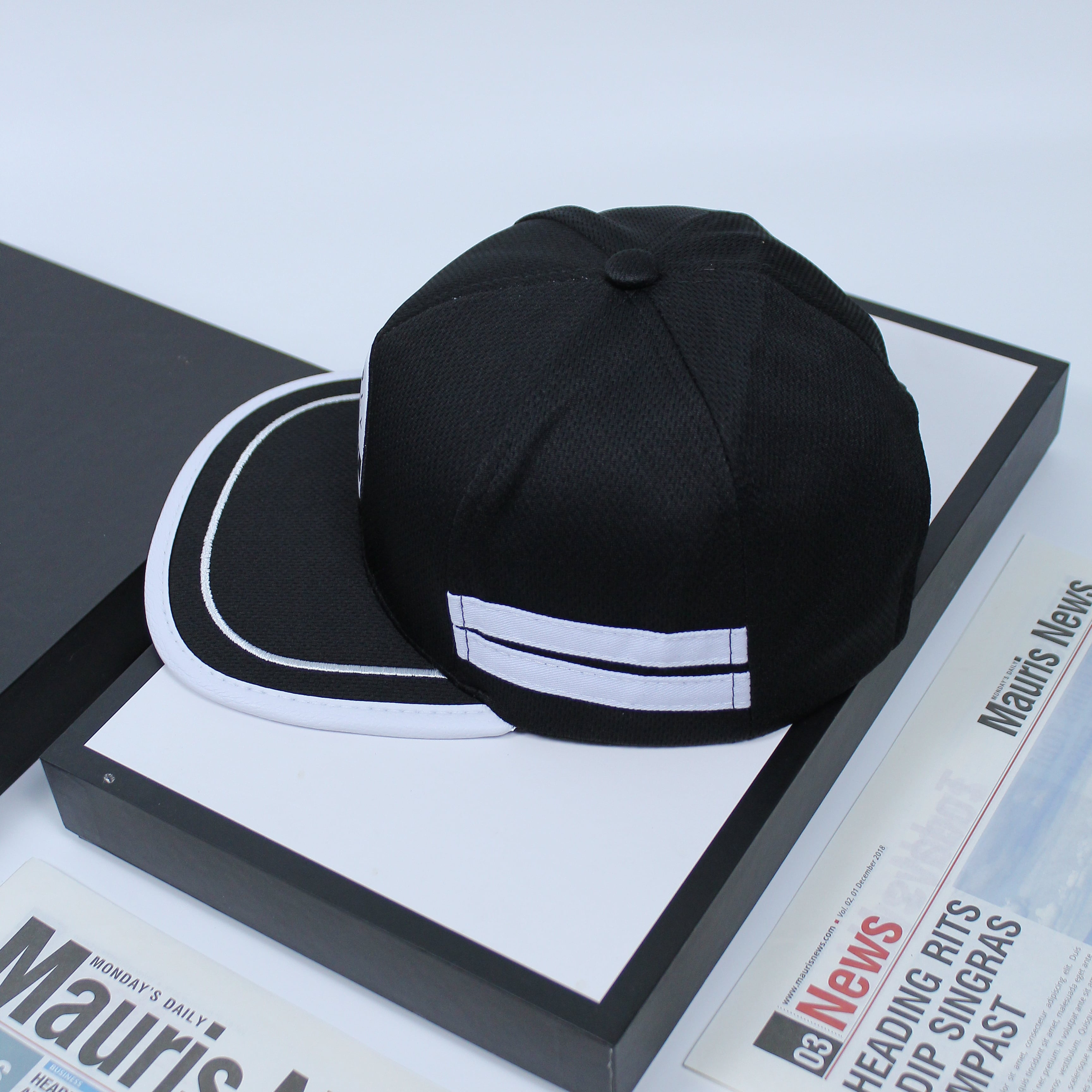 Nón Snapback Briton Đen - M59