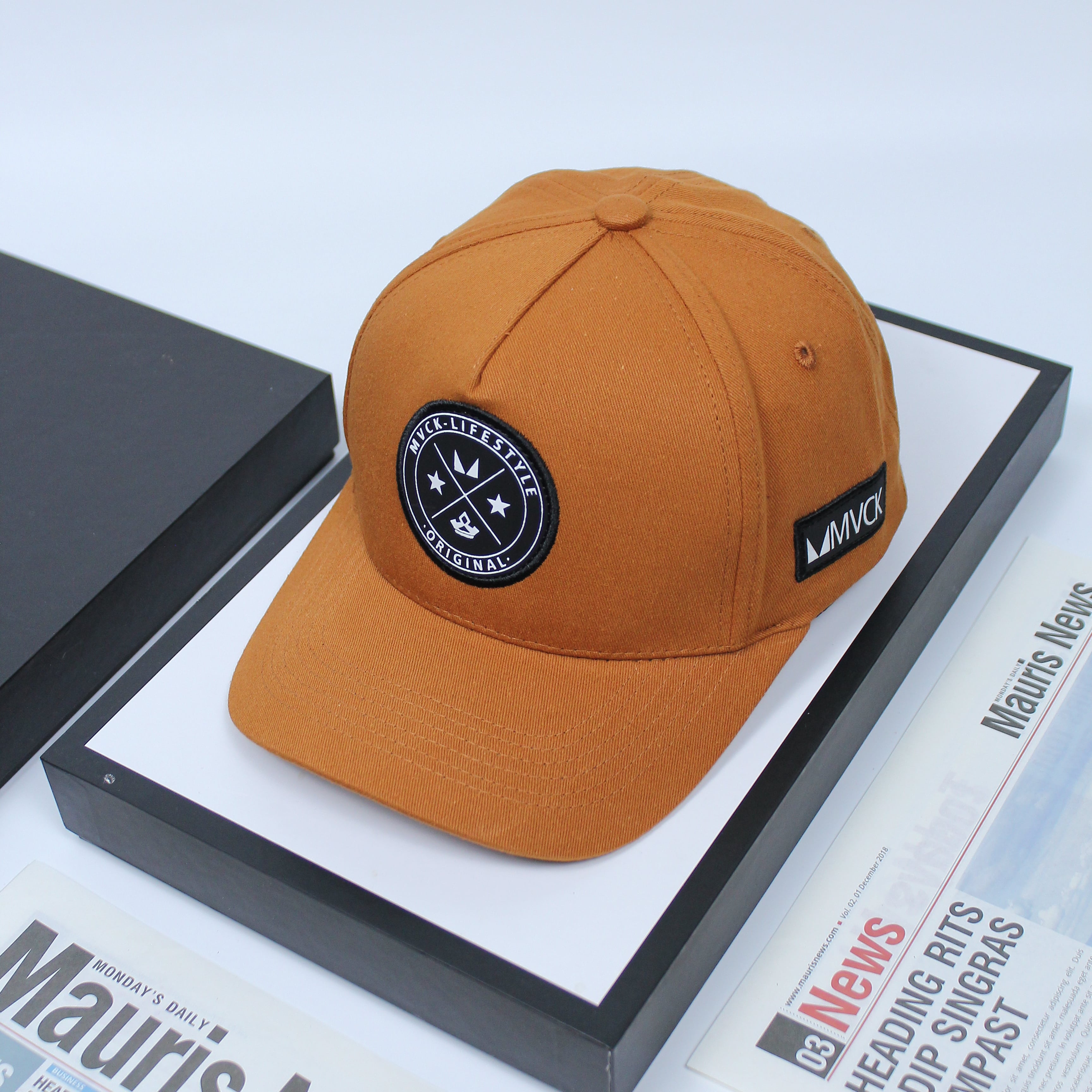 Mũ Lưỡi Trai Life Style Logo Tròn  Nâu- M90