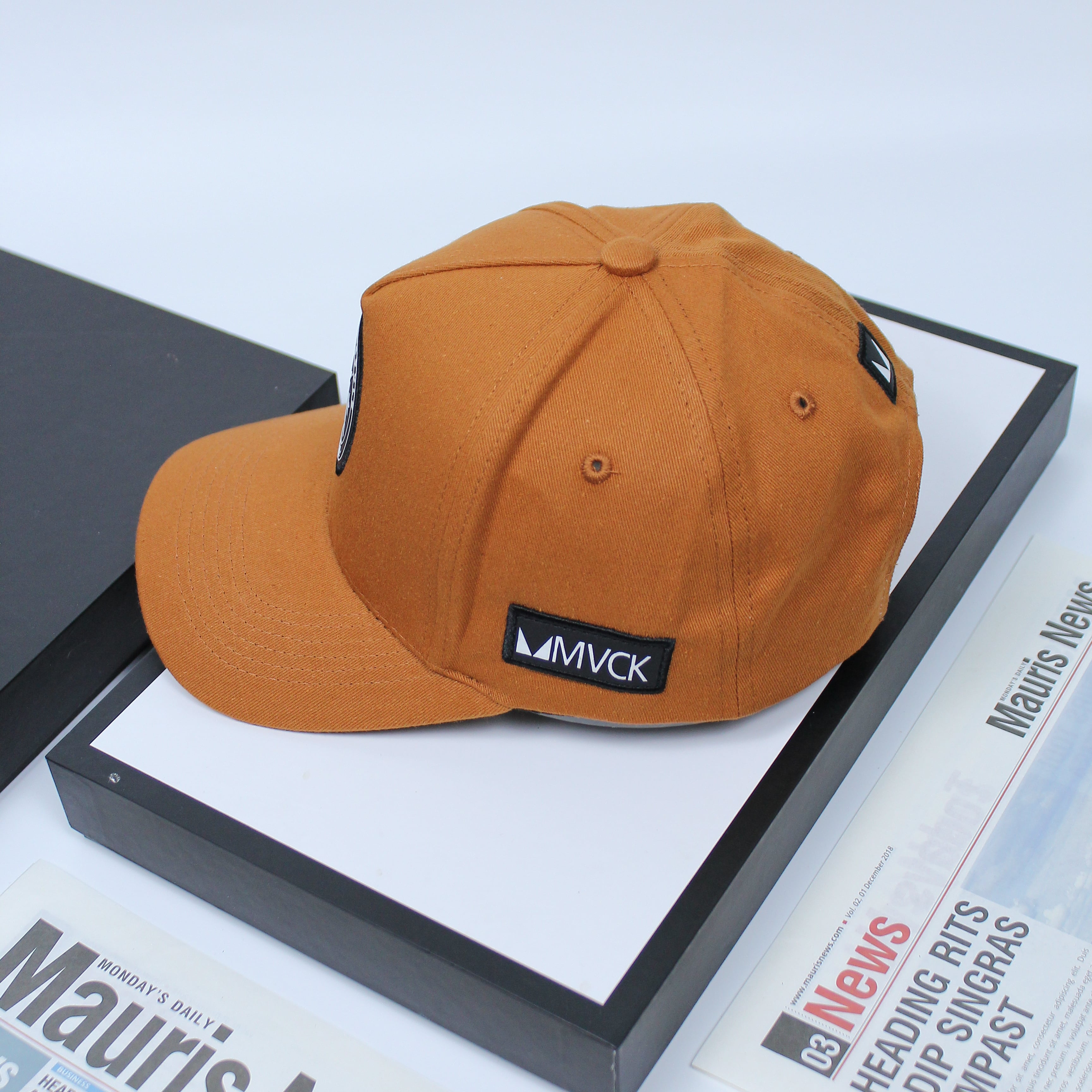 Mũ Lưỡi Trai Life Style Logo Tròn  Nâu- M90