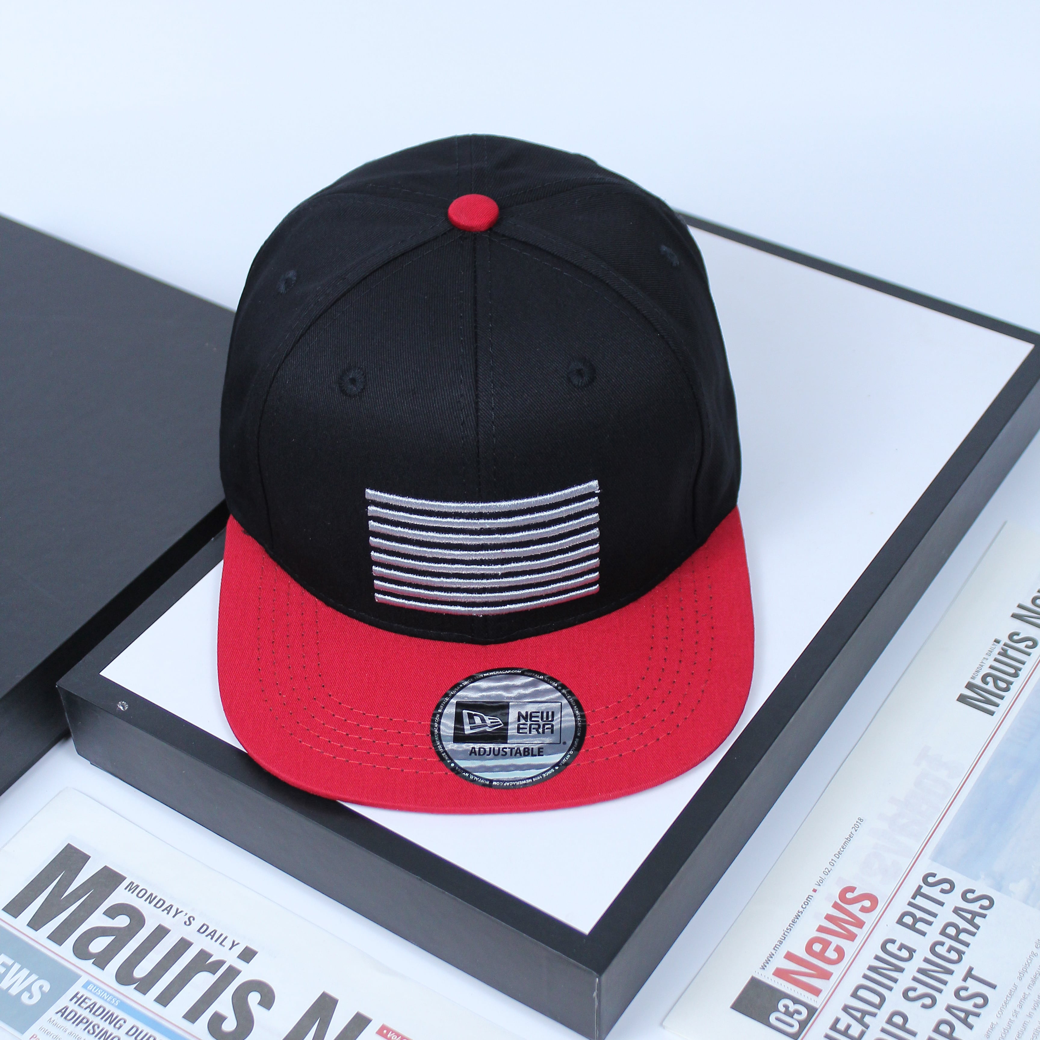 Mũ Nón Snapback Logo Sọc Ngang Đỏ- M99