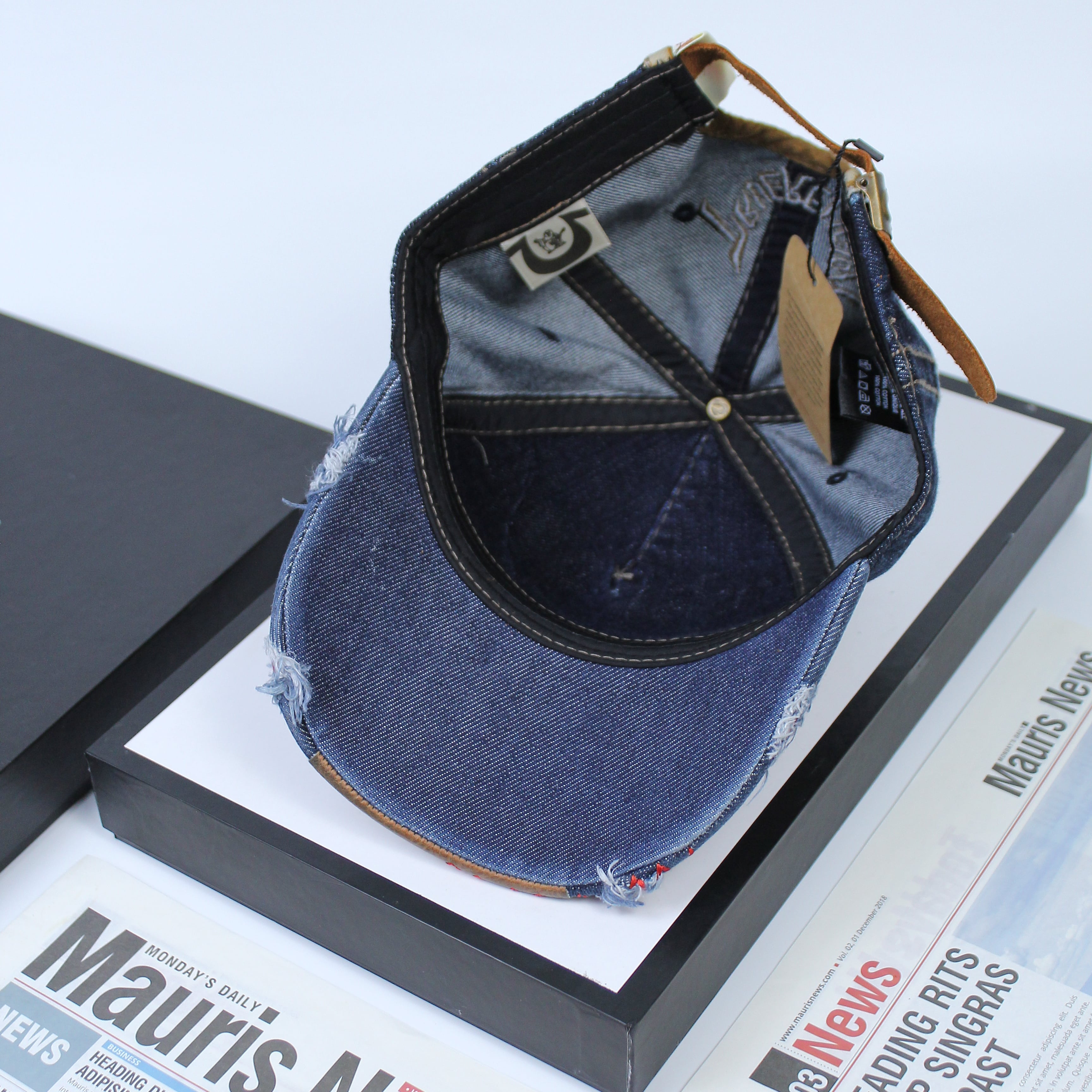 Nón Ông Địa, Nón Jean True Religion - J02