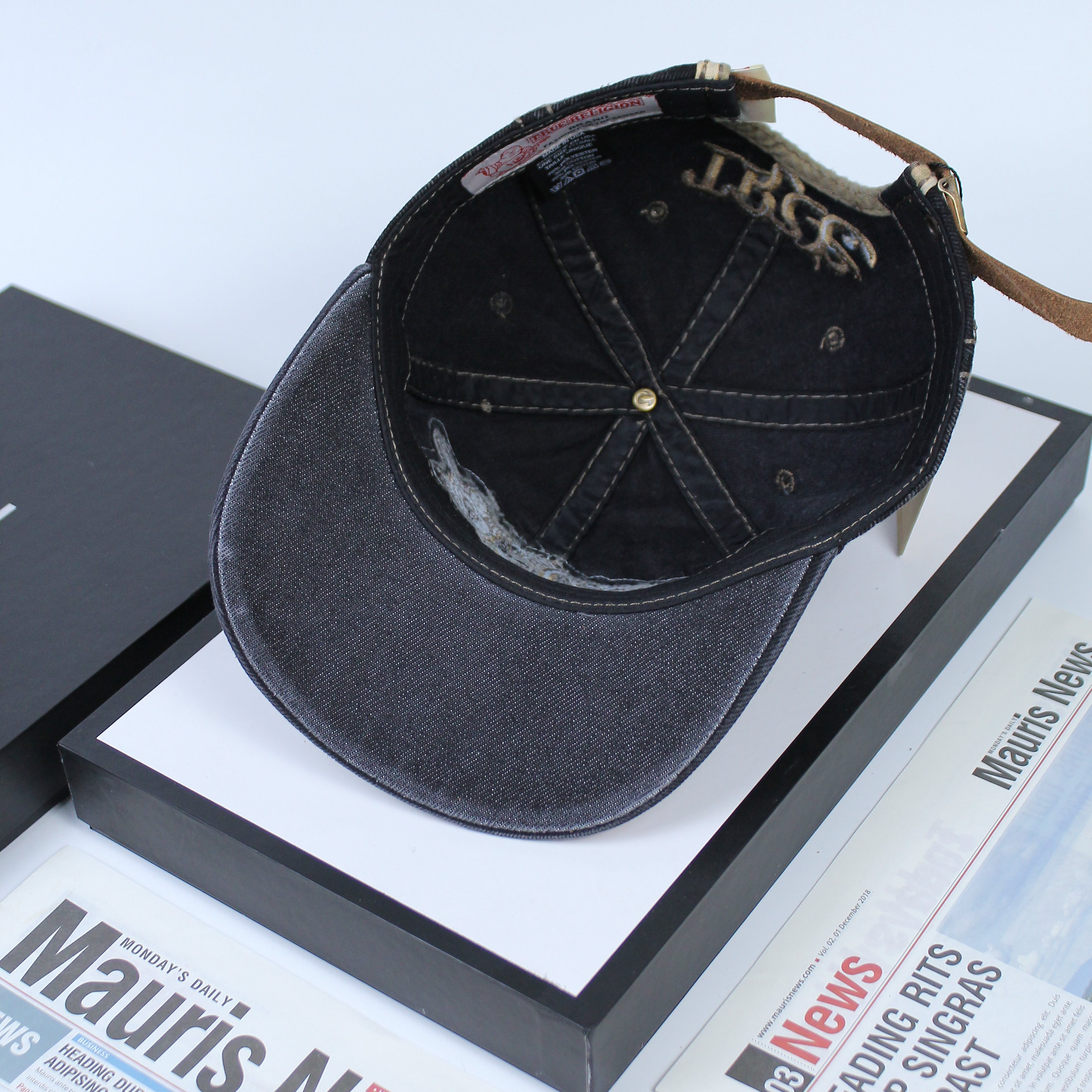 Nón Ông Địa, Nón Jean True Religion - J37