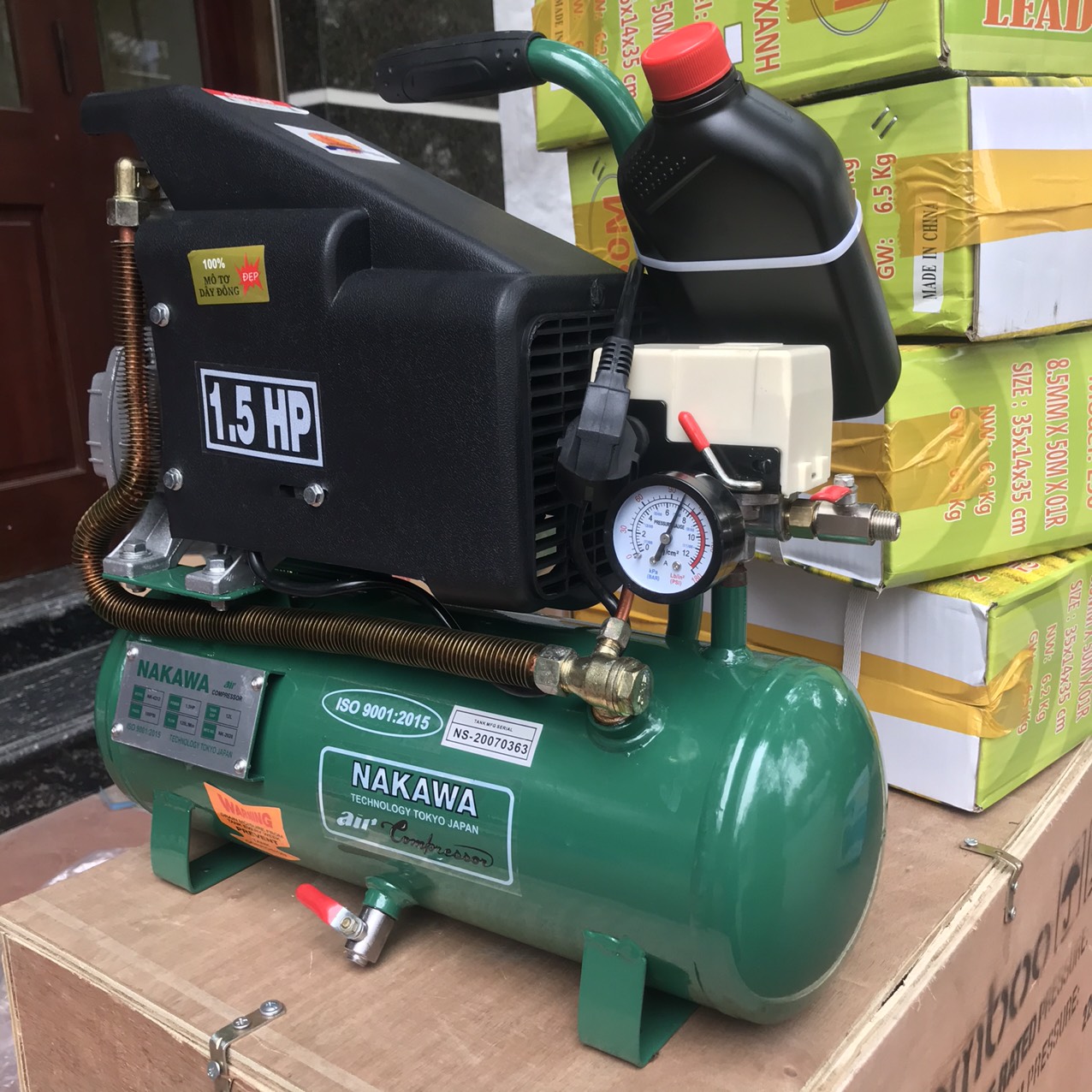 Máy Nén Khí Có Dầu Liền Trục Nakawa 1.5HP 12L NK-4212