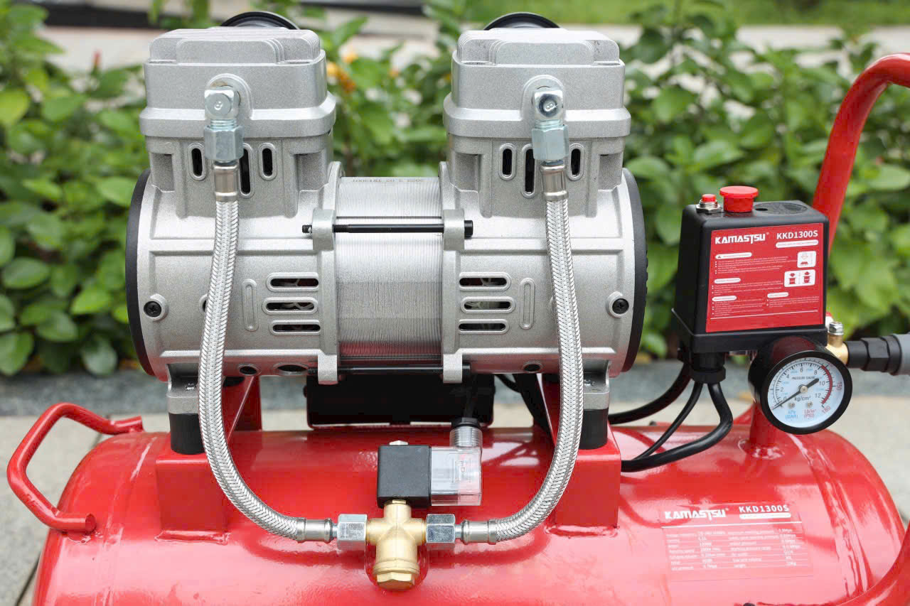 Máy Nén Khí Không Dầu 1100W 26L Kamastsu KKD1100S