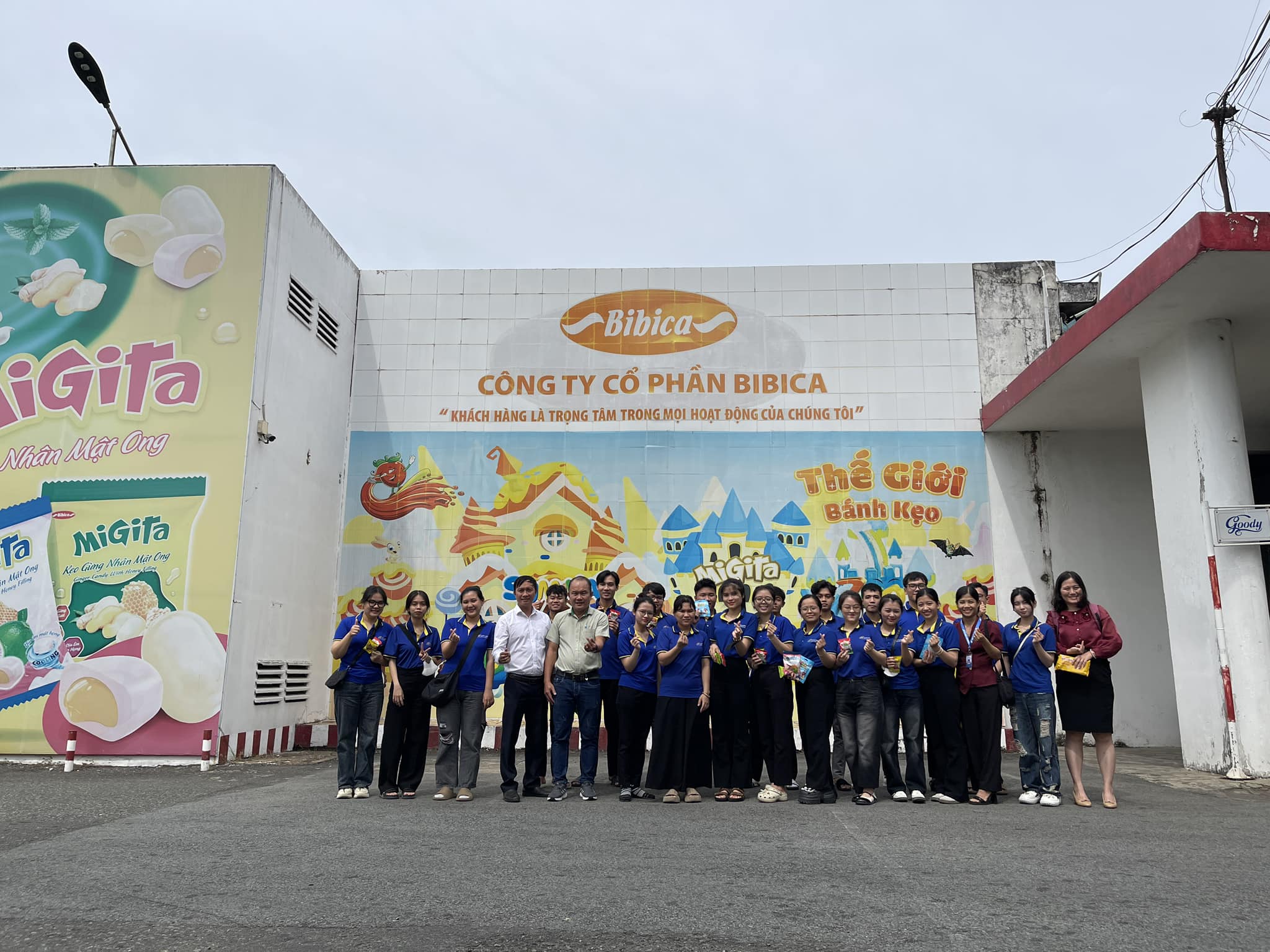 Khám Phá Thế Giới Bánh Kẹo Cùng Bibica Biên Hòa và Sinh Viên Đại học Lạc Hồng