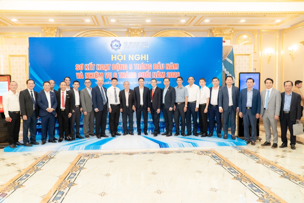 Lễ khen thưởng doanh nghiệp đổi mới sáng tạo tại HUBA