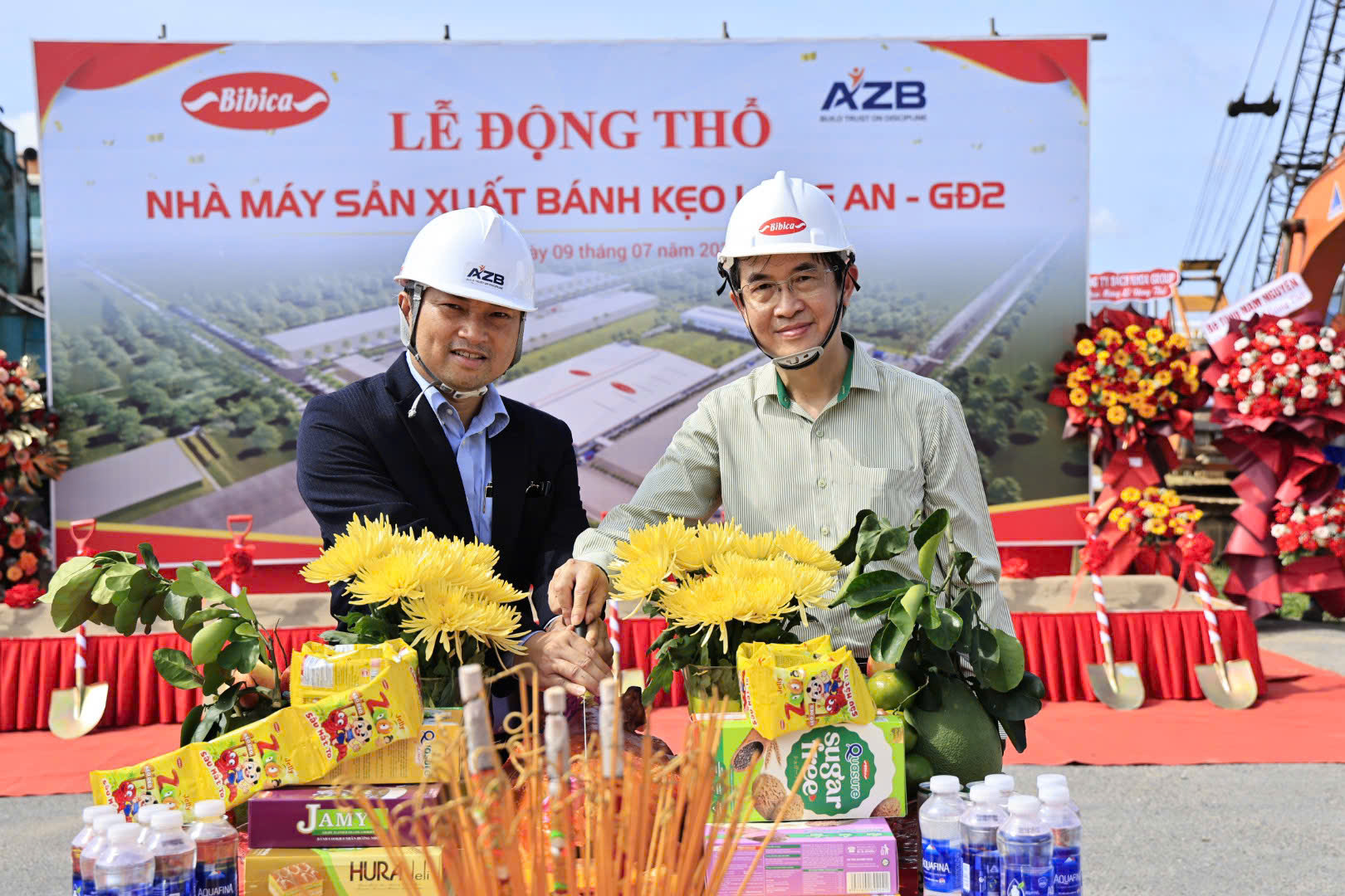 Toàn cảnh buổi lễ động thổ với sự góp mặt của các bên liên quan.