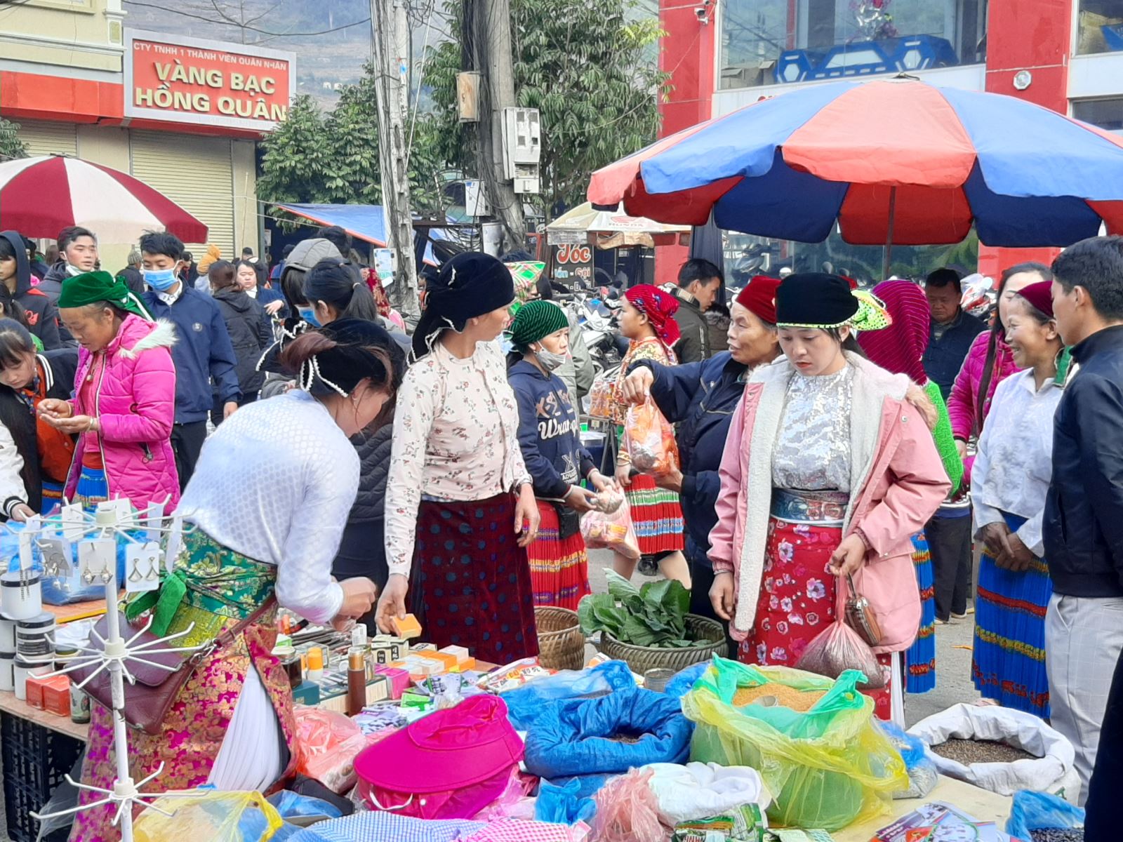 Chợ Phiên Mèo Vạc - Khám Phá Nét Đặc Sắc Của Văn Hóa Hà Giang