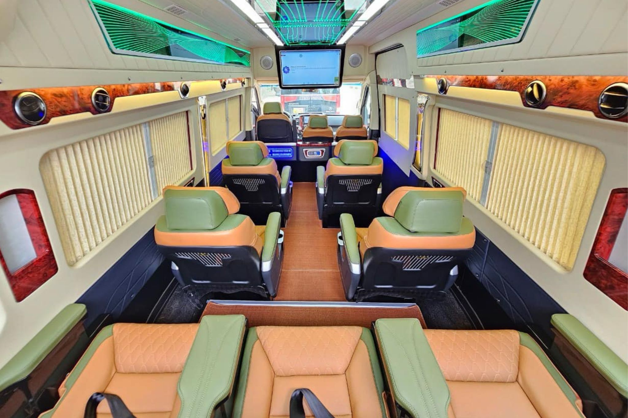 Xe Hà Nội Hạ Long | Xe Limousine 9 chỗ