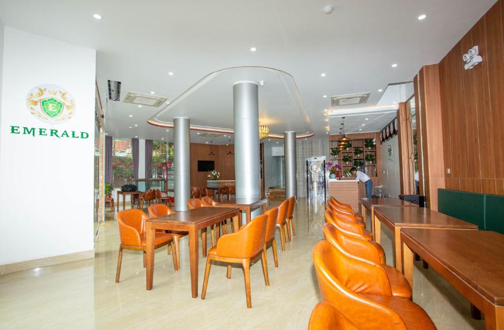 Khách sạn Emerald Hotel Cát Bà