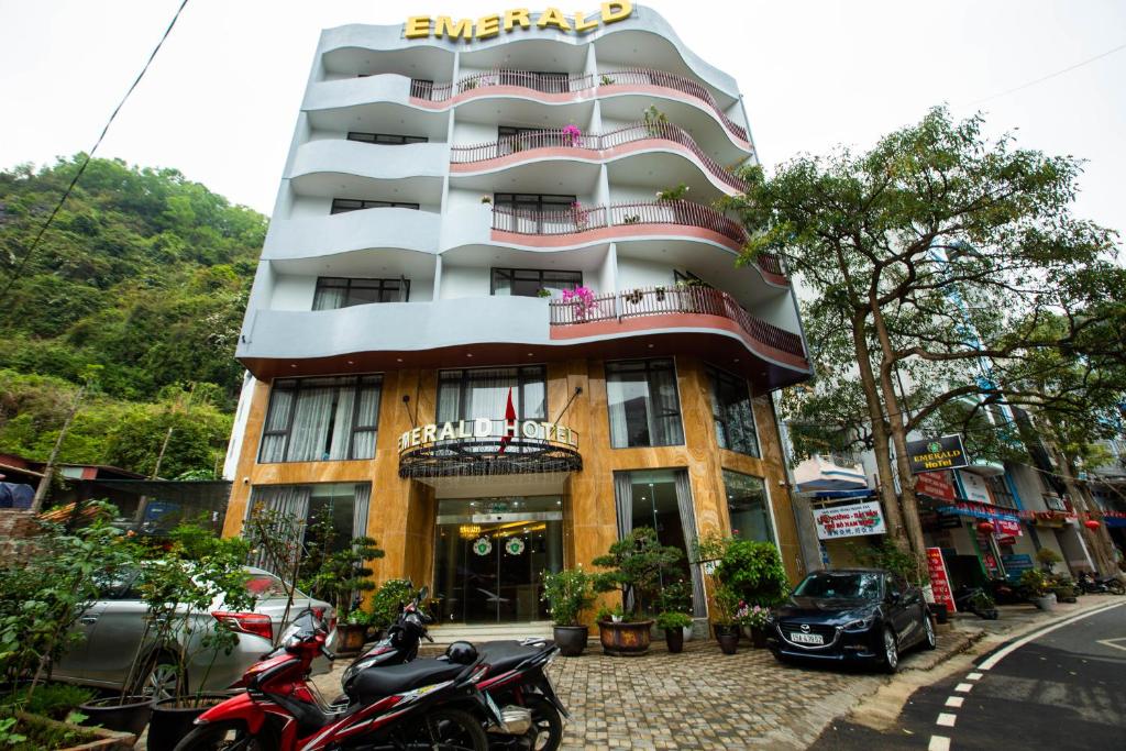 Khách sạn Emerald Hotel Cát Bà