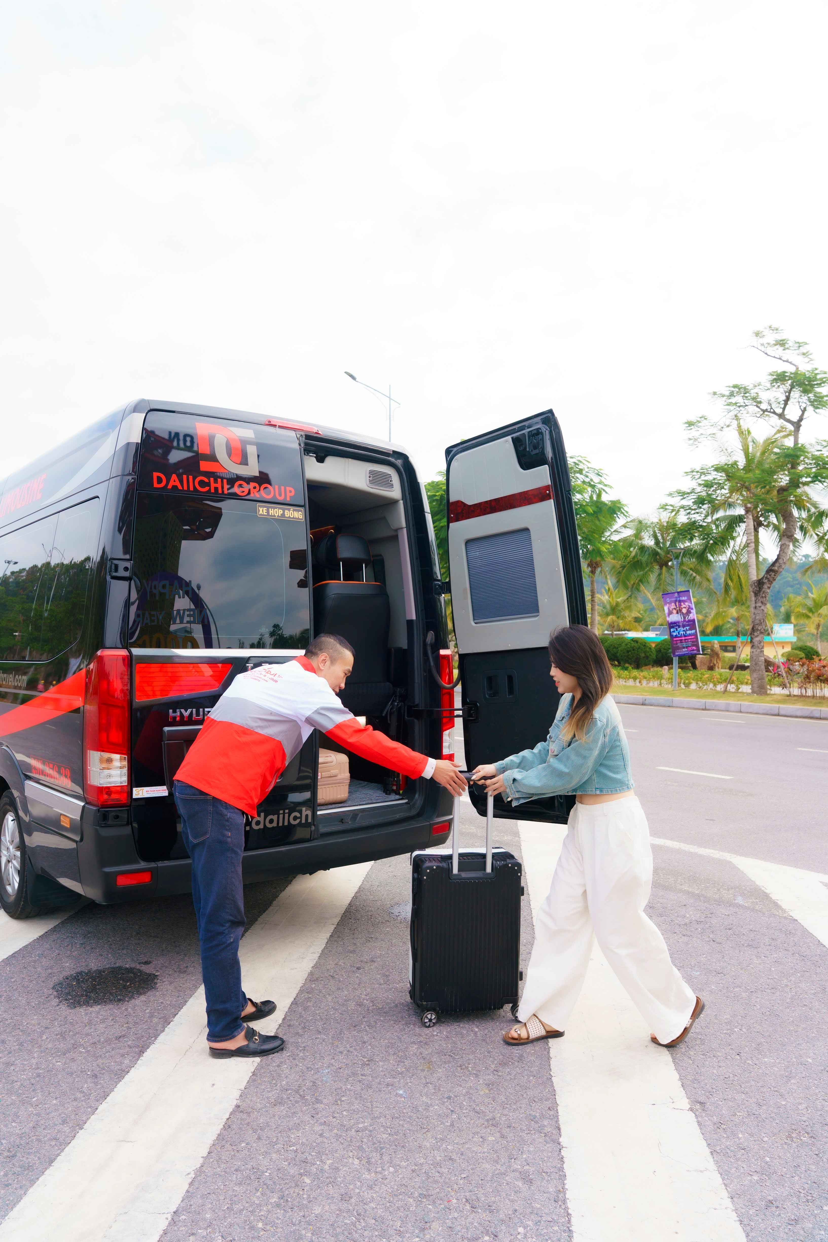 Xe Limousine Green 7 chỗ Hà Nội - Hải Phòng | Xe điện đời mới, đón trả tận nơi