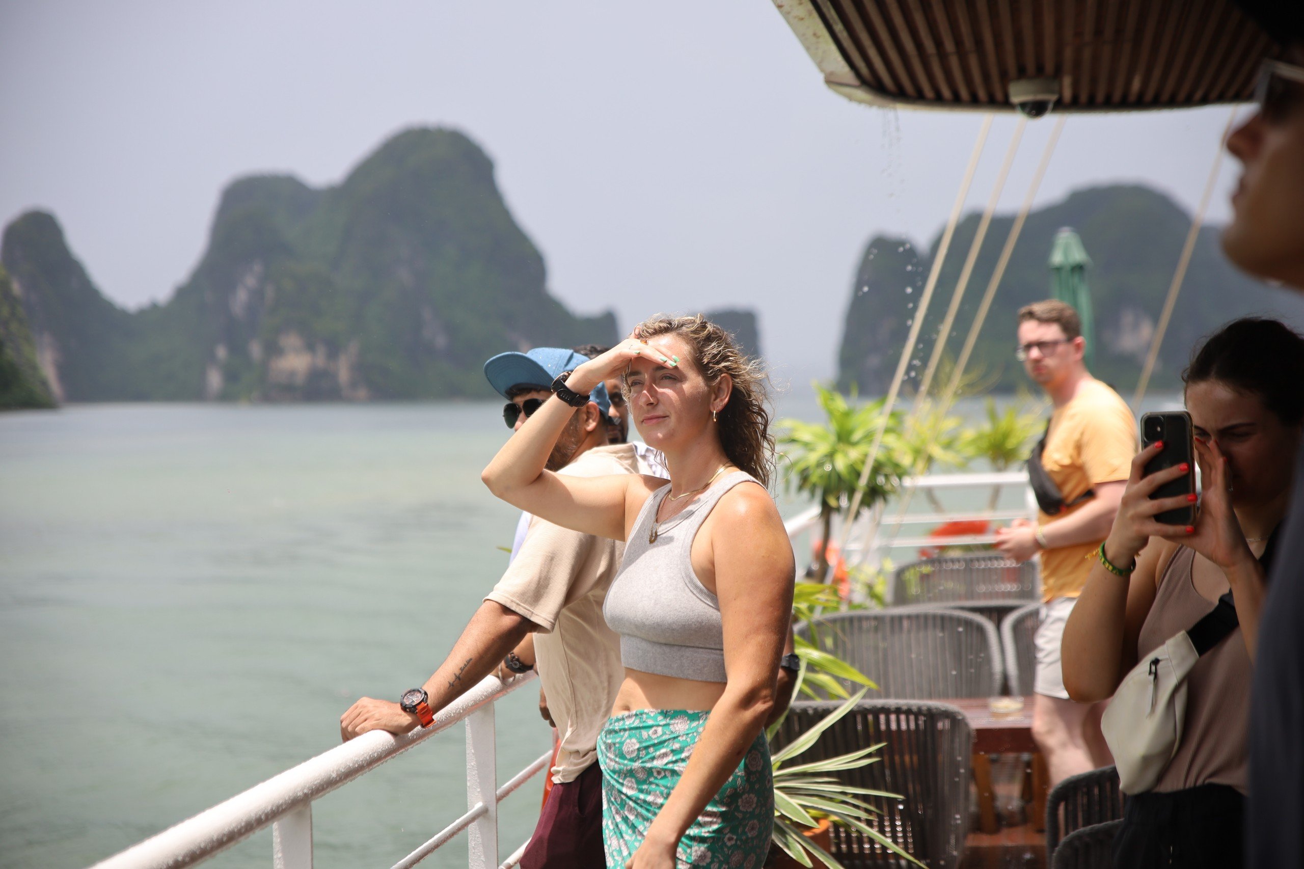 Tour Vịnh Lan Hạ 1 Ngày - Du thuyền Catamaran Cát Bà 5 sao