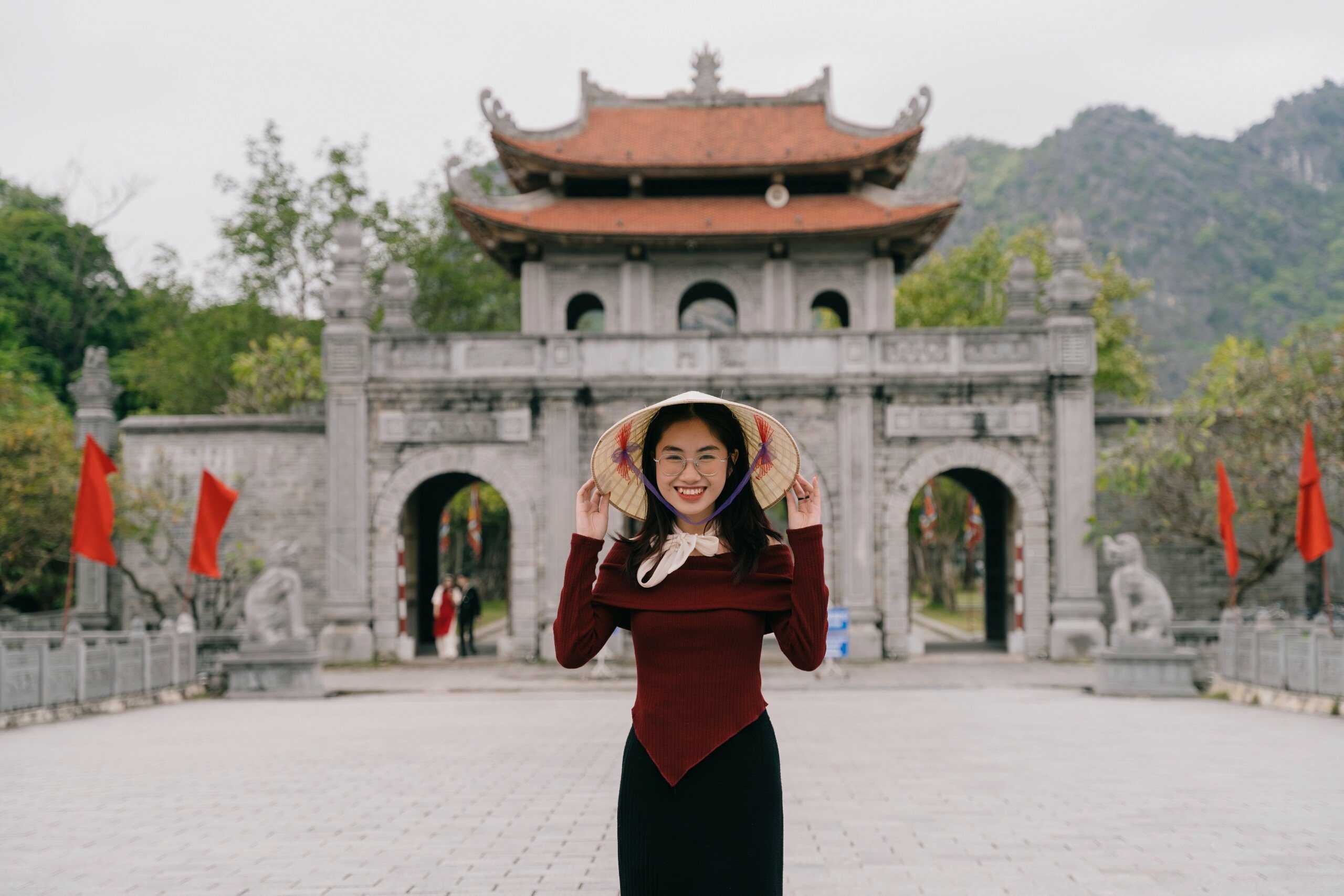 Tour Ninh Bình 1 ngày - Hoa Lư - Tam Cốc - Hang Múa