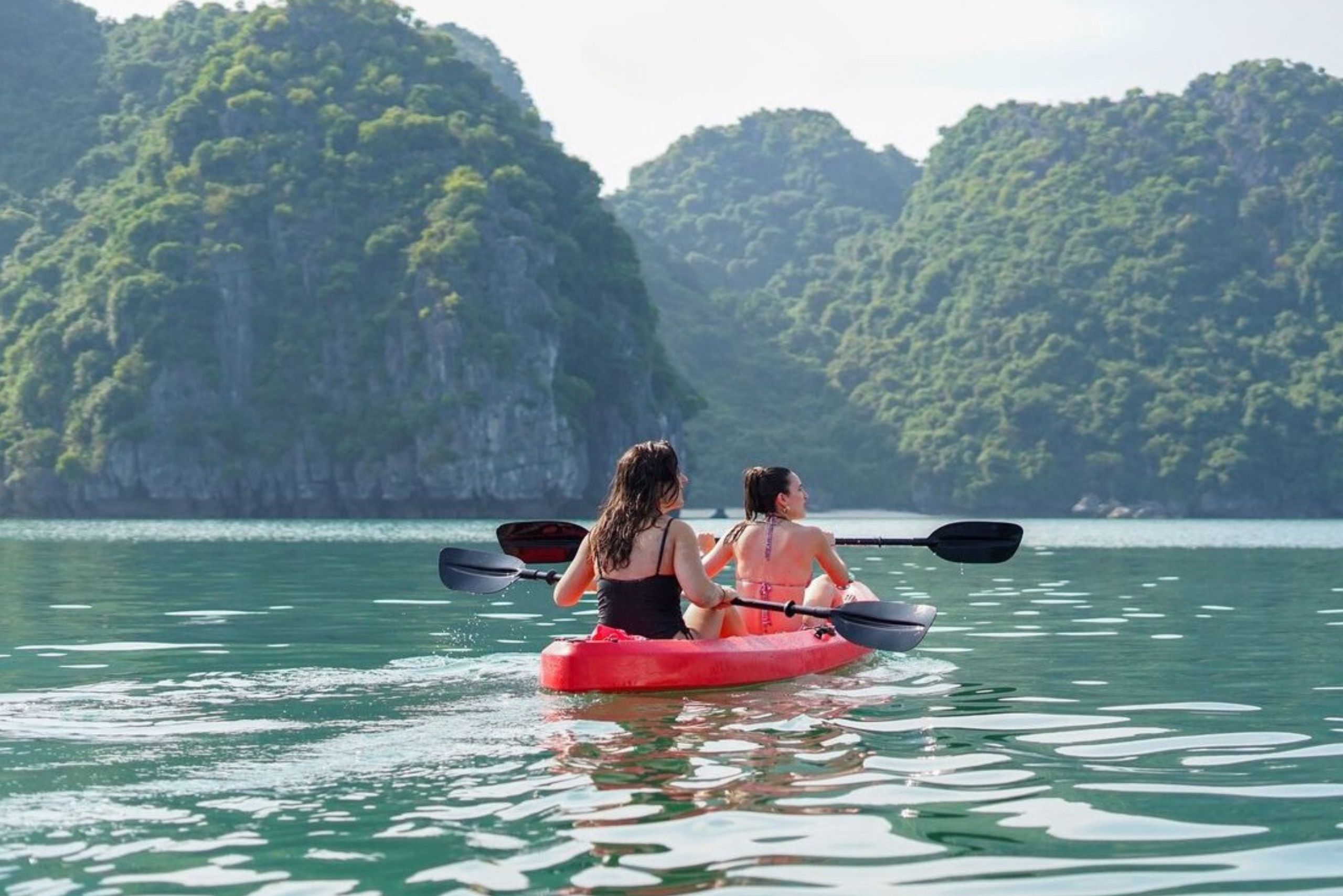 Tour Cát Bà 2 ngày 1 đêm - Ngắm hoàng hôn trên vịnh Lan Hạ