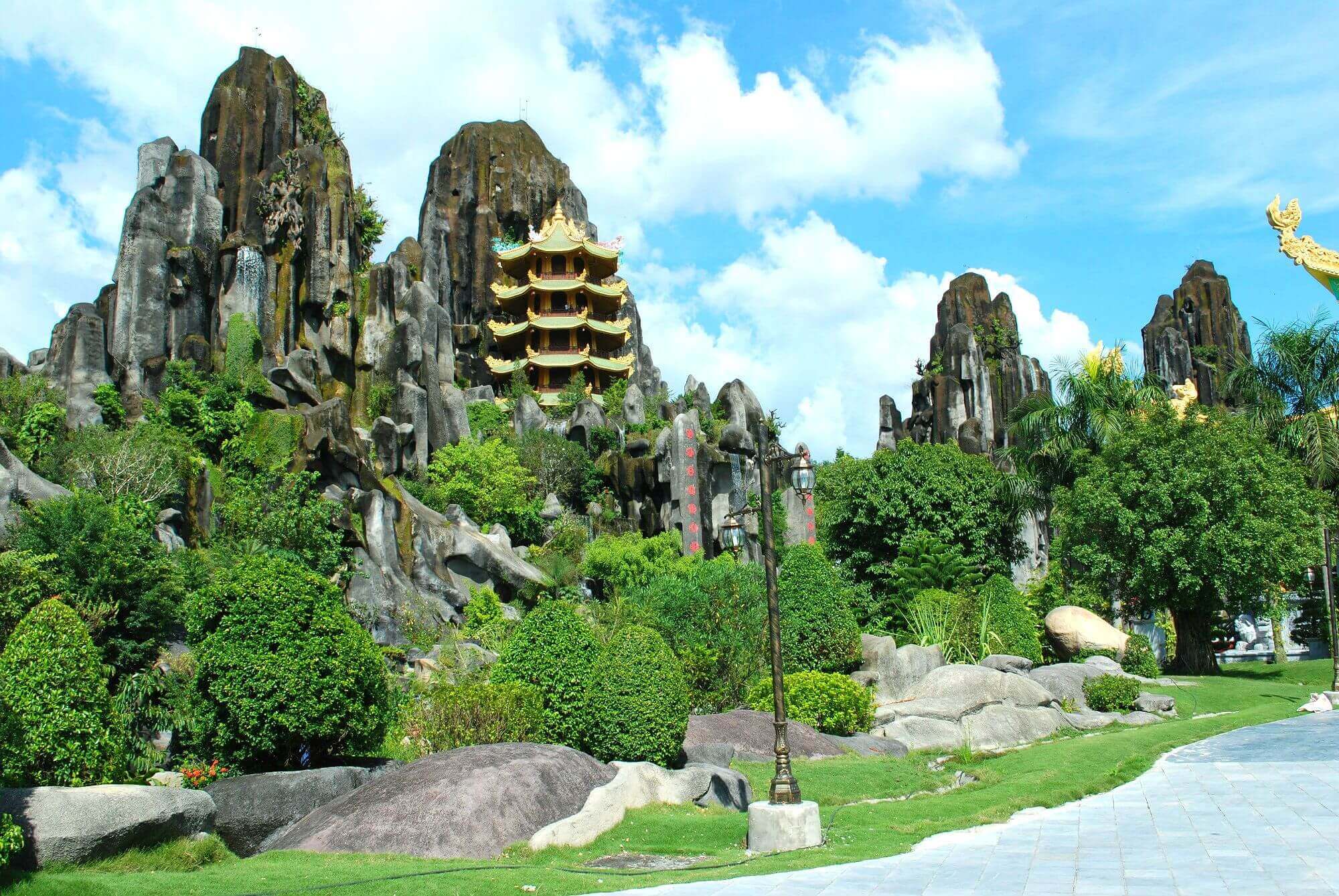 TOUR ĐÀ NẴNG - HỘI AN - HUẾ