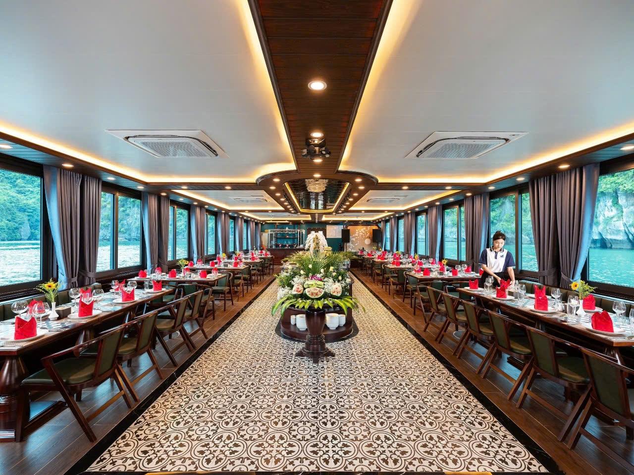 Tour Nửa Ngày Ngắm Hoàng Hôn Vịnh Lan Hạ - Skyway Cruise 5 sao