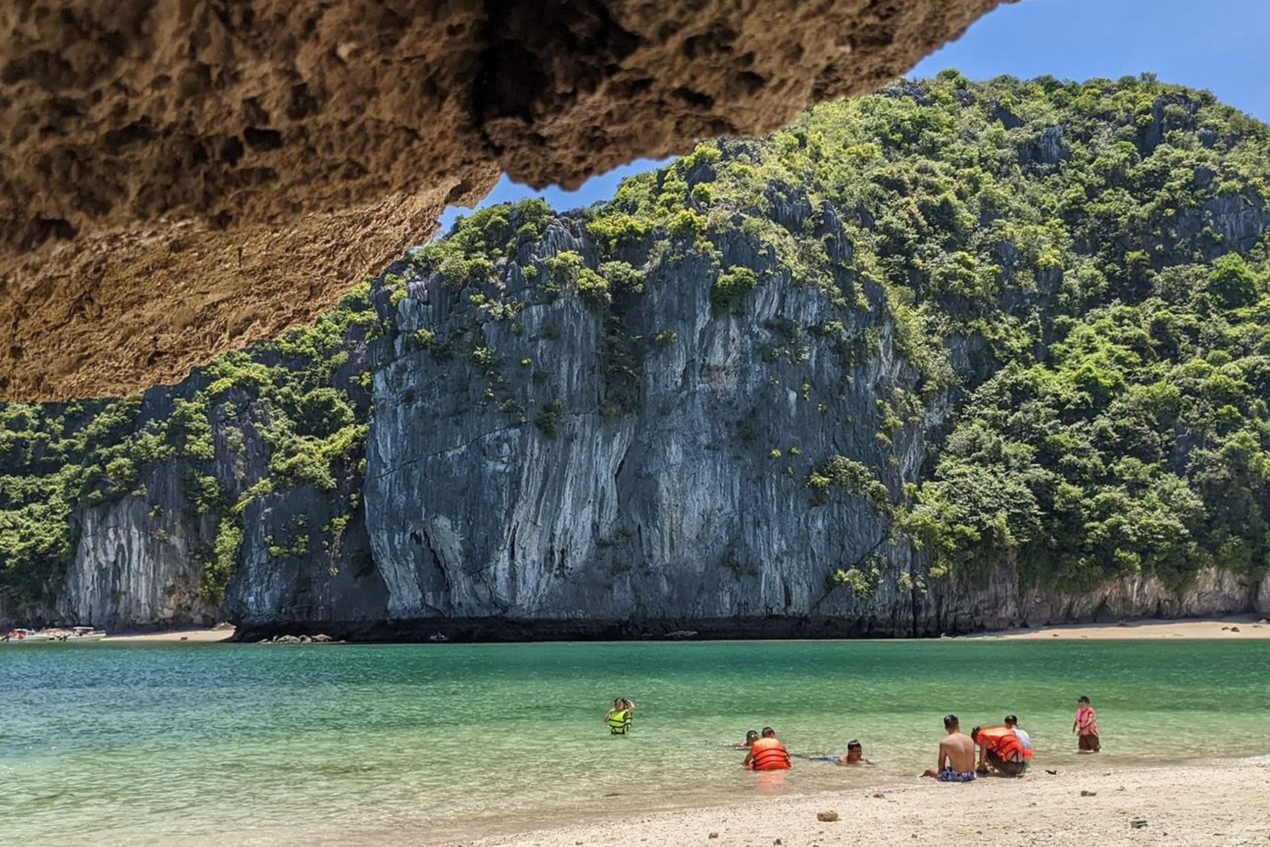 Tour Cát Bà 2 ngày 1 đêm - Ngắm hoàng hôn trên vịnh Lan Hạ