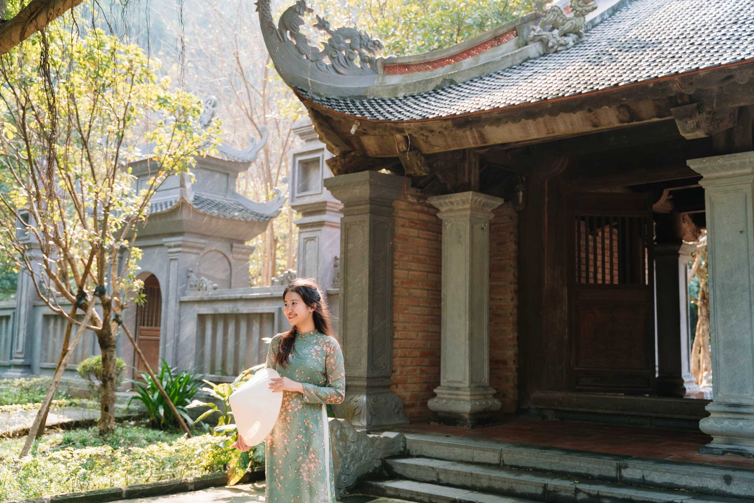 Tour Ninh Bình 1 ngày - Bái Đính - Tràng An - Hang Múa
