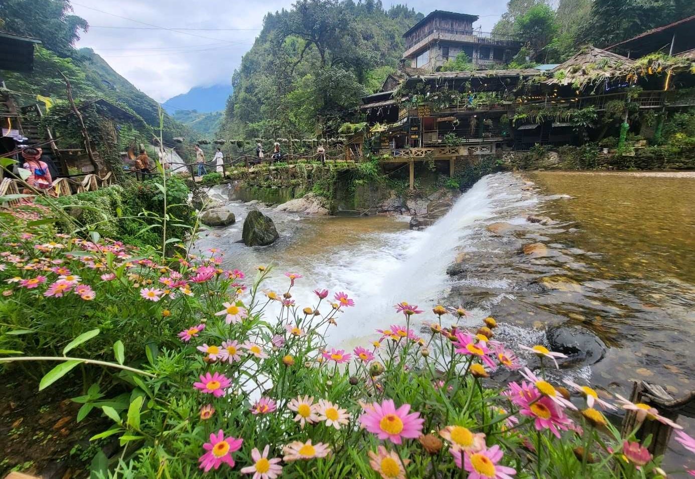 Tour SaPa 3 ngày 2 đêm: Hà Nội - SaPa - Moana - Fansipan - Bản Cát Cát