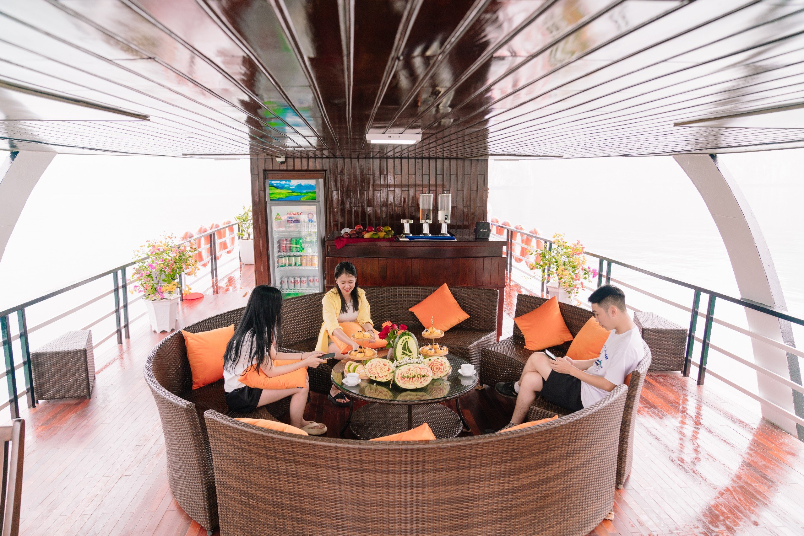 Combo Cát Bà xe khứ hồi + tour  1 ngày vịnh Lan Hạ du thuyền Daiichi Cruise