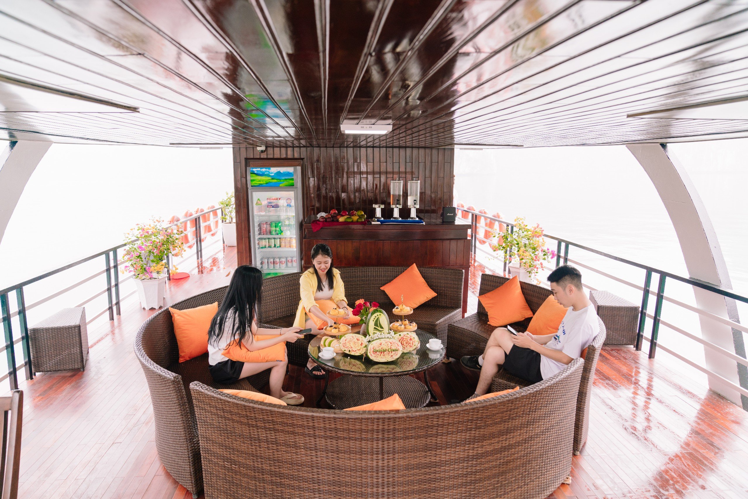 Tour 2N1Đ ngủ khách sạn Cát Bà, tận hưởng 1 ngày du thuyền trên vịnh Lan Hạ (Ăn tự túc)