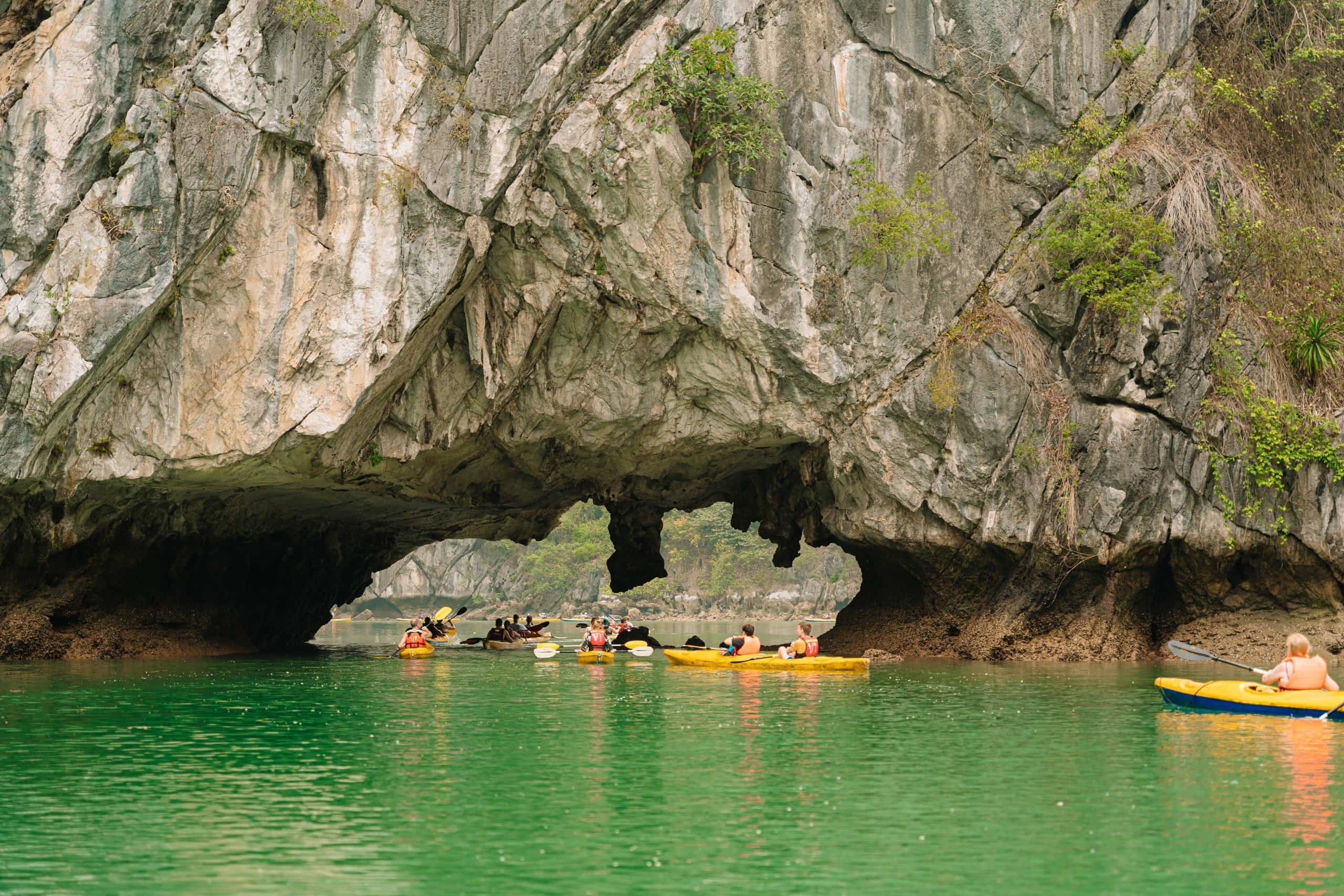 Tour 2N1Đ ngủ khách sạn Cát Bà, tận hưởng 1 ngày du thuyền trên vịnh Lan Hạ (Ăn tự túc)